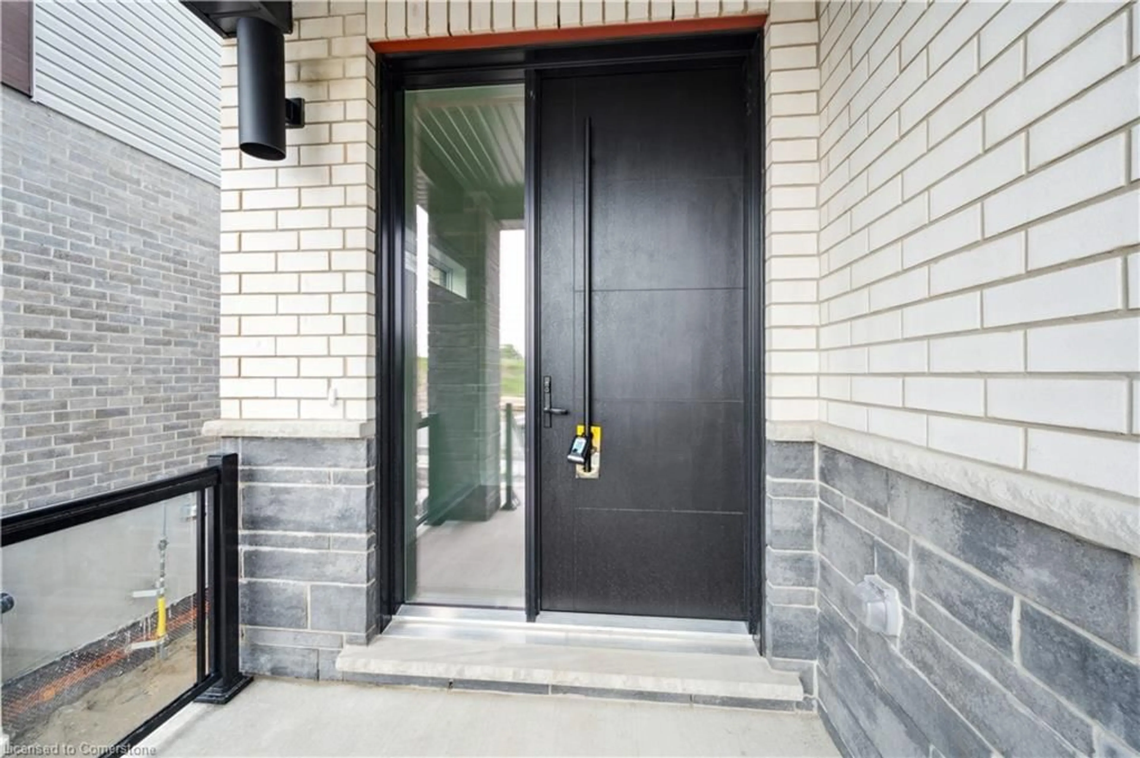 Indoor entryway for 714 Autumn Willow Dr, Waterloo Ontario N2V 0E3