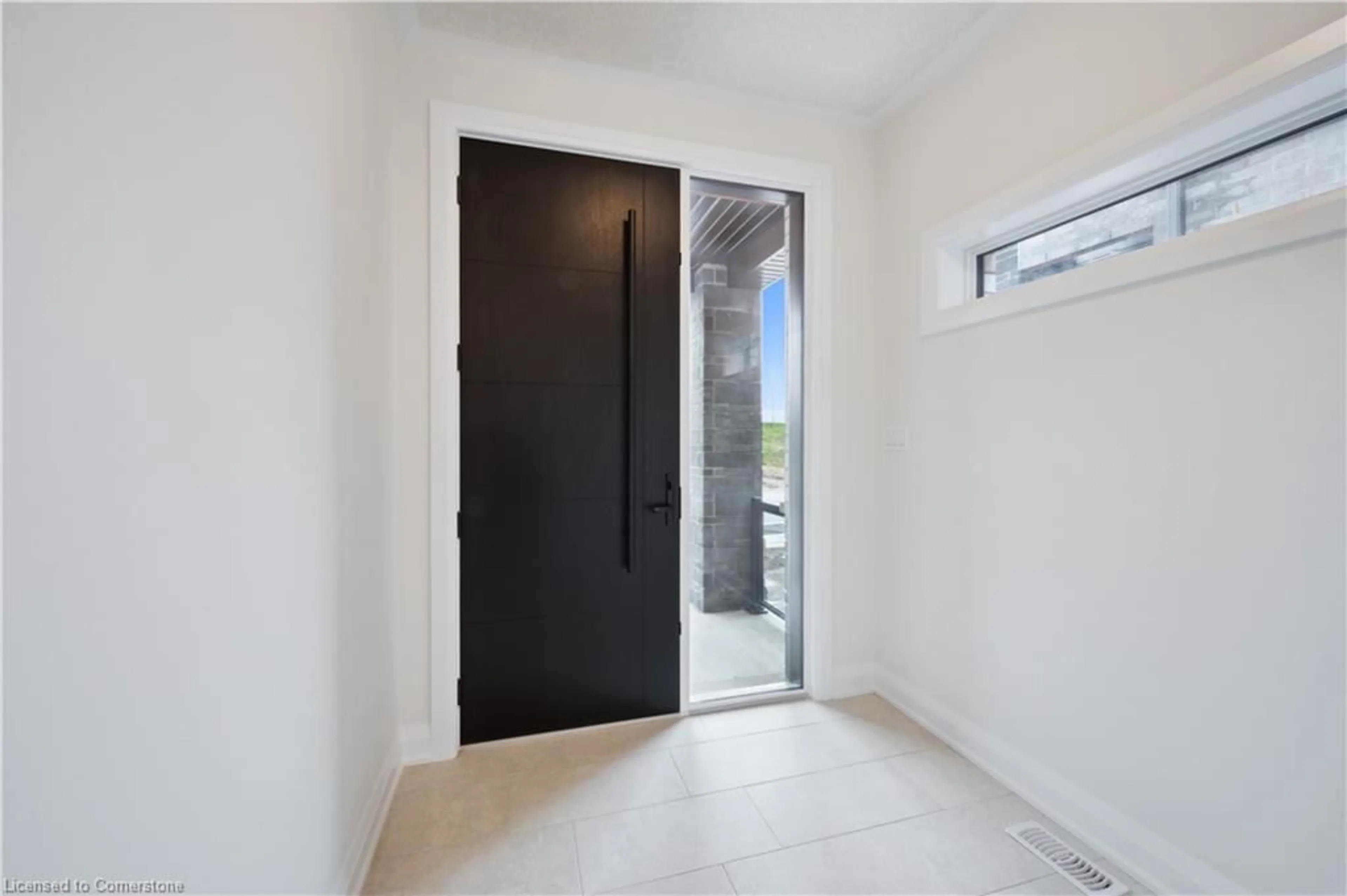 Indoor entryway for 714 Autumn Willow Dr, Waterloo Ontario N2V 0E3