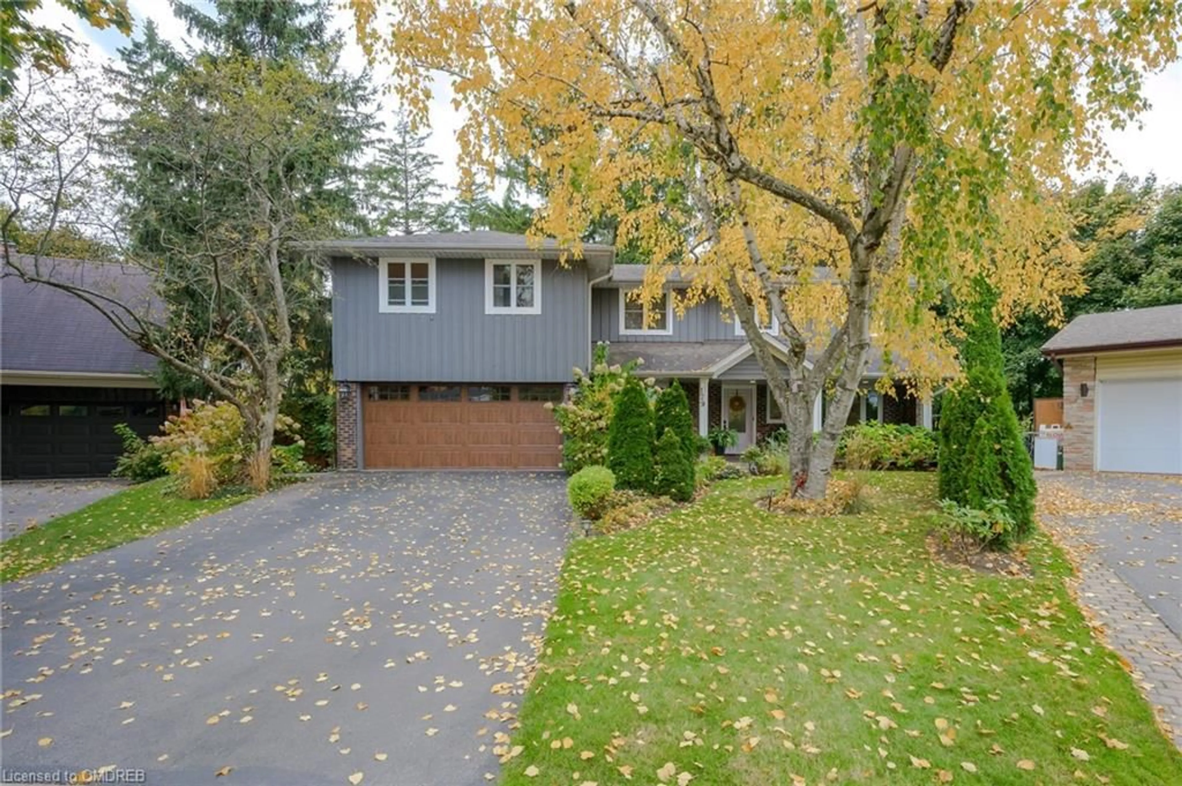 Frontside or backside of a home, cottage for 179 Shanley Terr, Oakville Ontario L6K 2H7