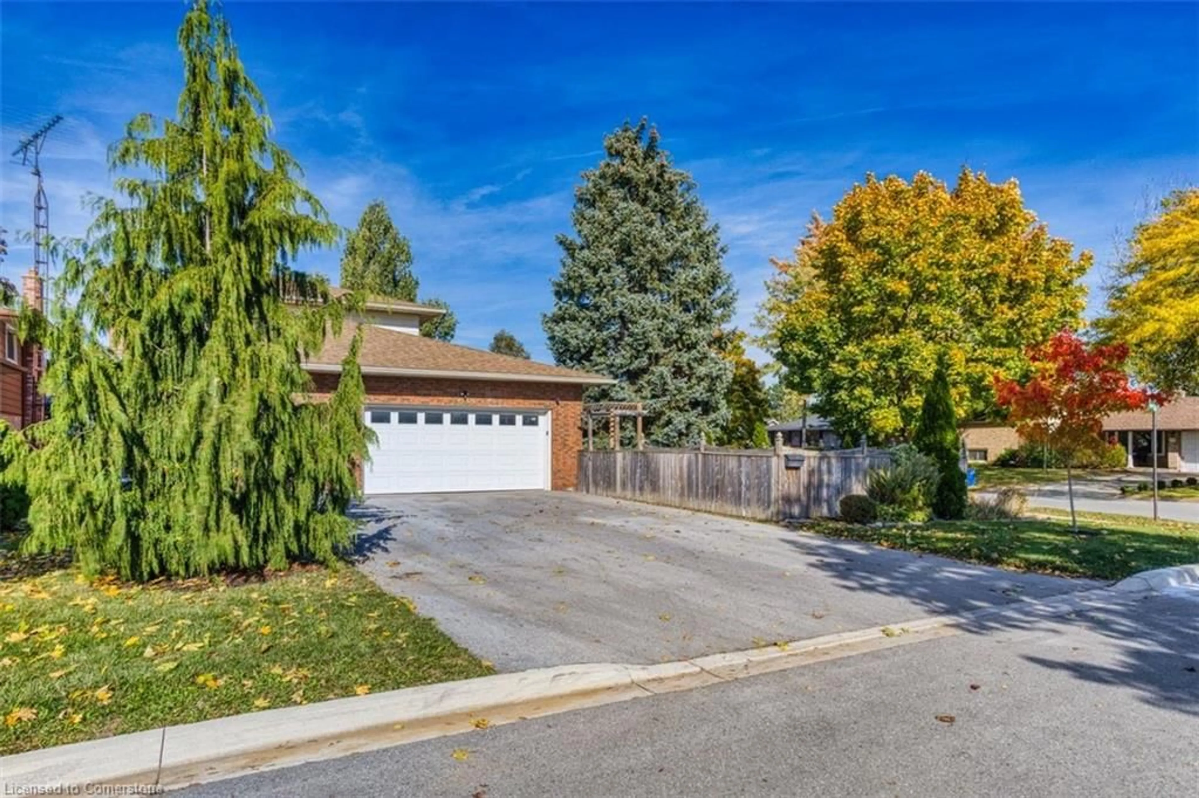 A pic from exterior of the house or condo, the street view for 5039 Stenzel Crt, Beamsville Ontario L0R 1B5