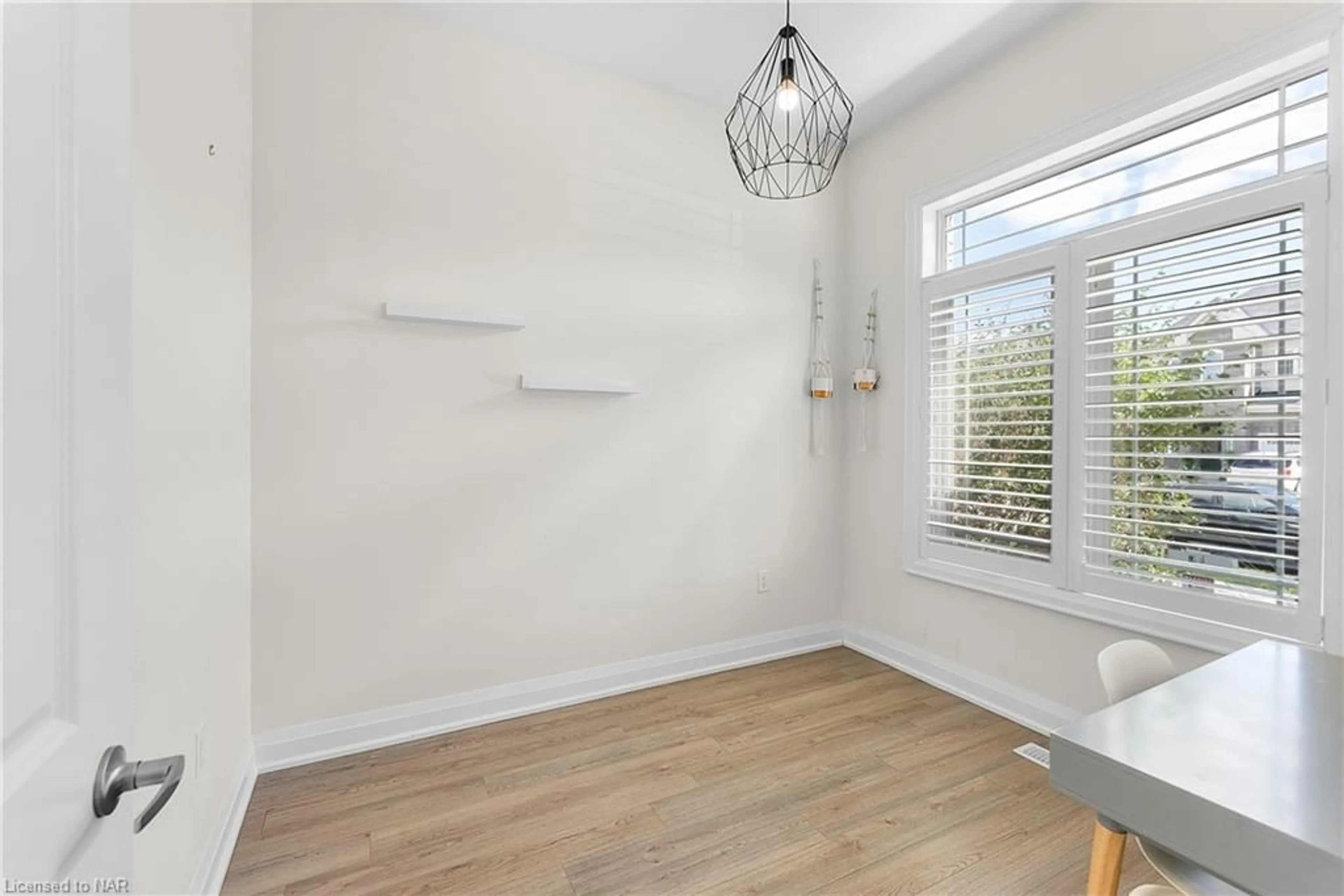 A pic of a room, wood floors for 72 Cannery Dr, St. Davids Ontario L0S 1J0