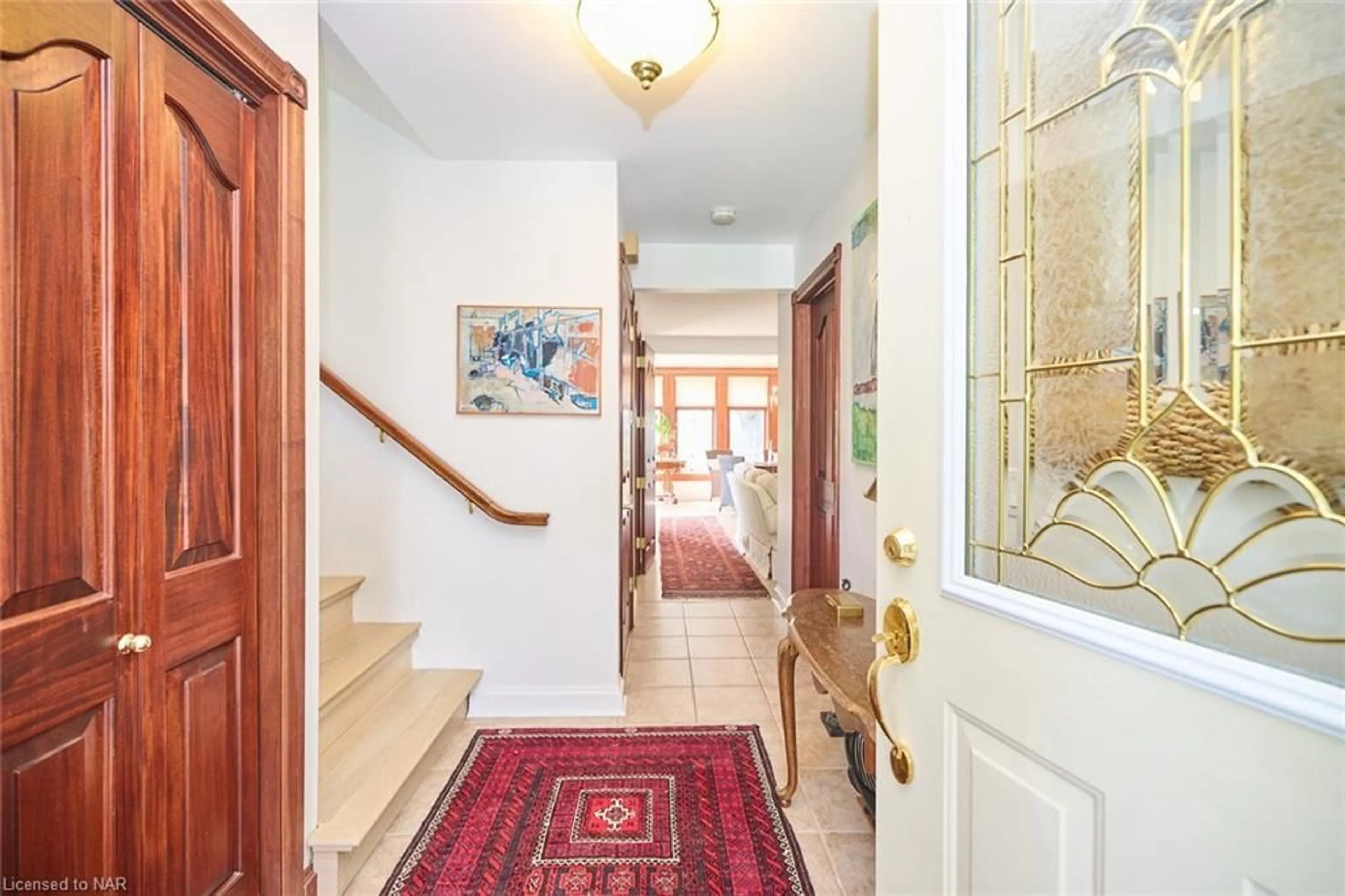 Indoor entryway, wood floors for 24 Gaspare Dr, Port Colborne Ontario L3K 2V2