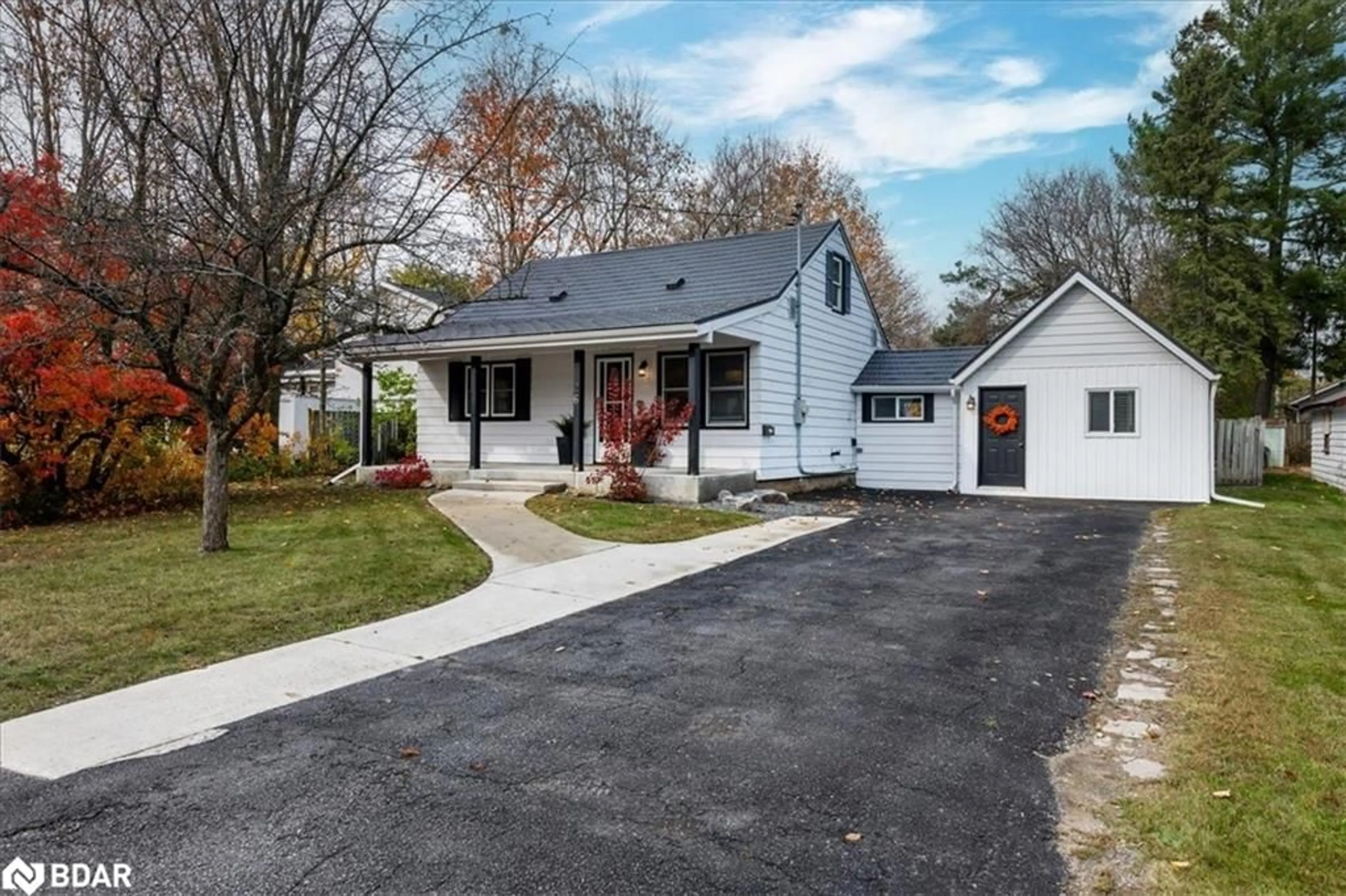 Frontside or backside of a home, cottage for 26 George St, Orillia Ontario L3V 2V3