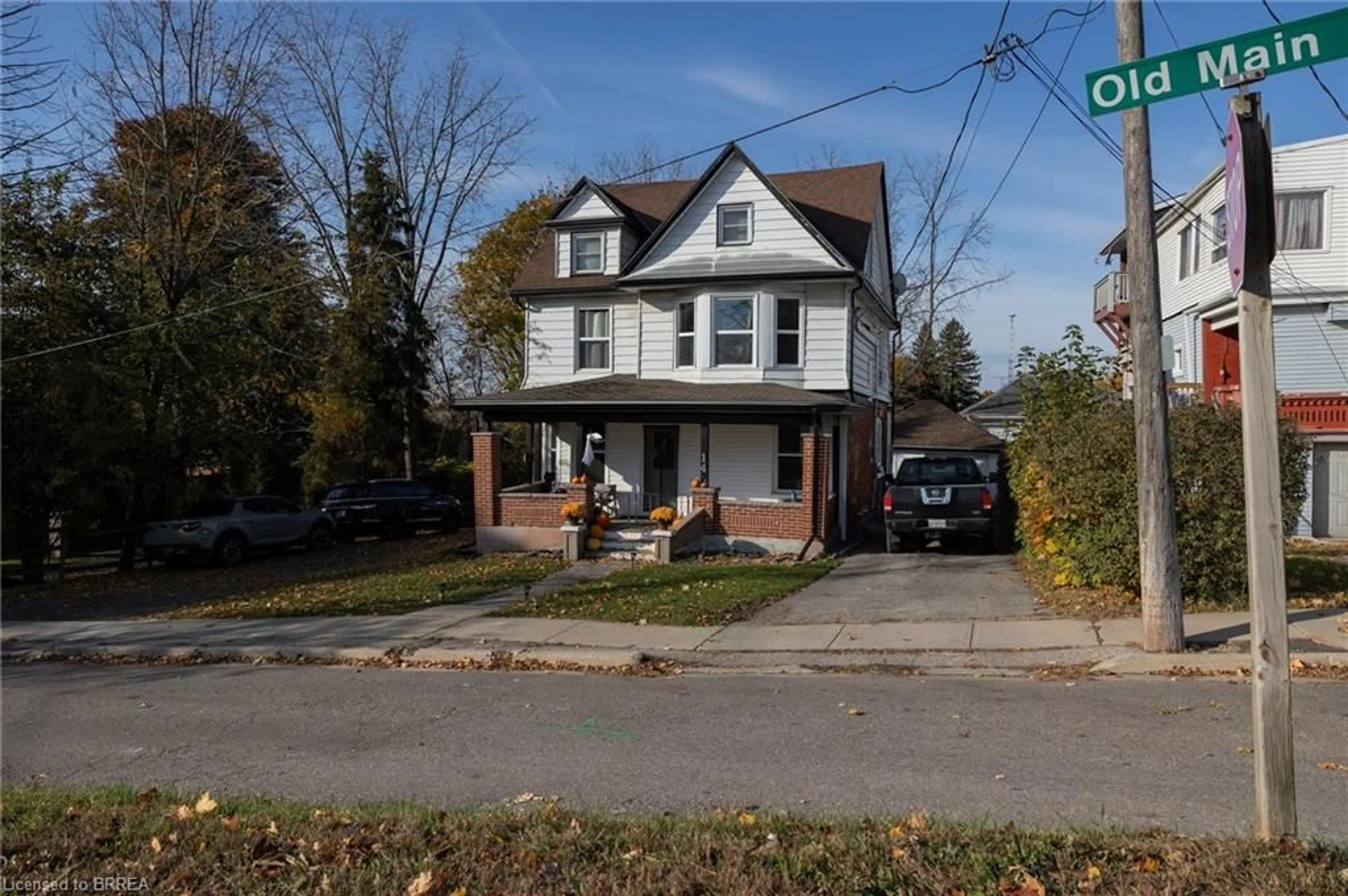 Frontside or backside of a home, the street view for 14 Old Main St, Waterford Ontario N0E 1Y0