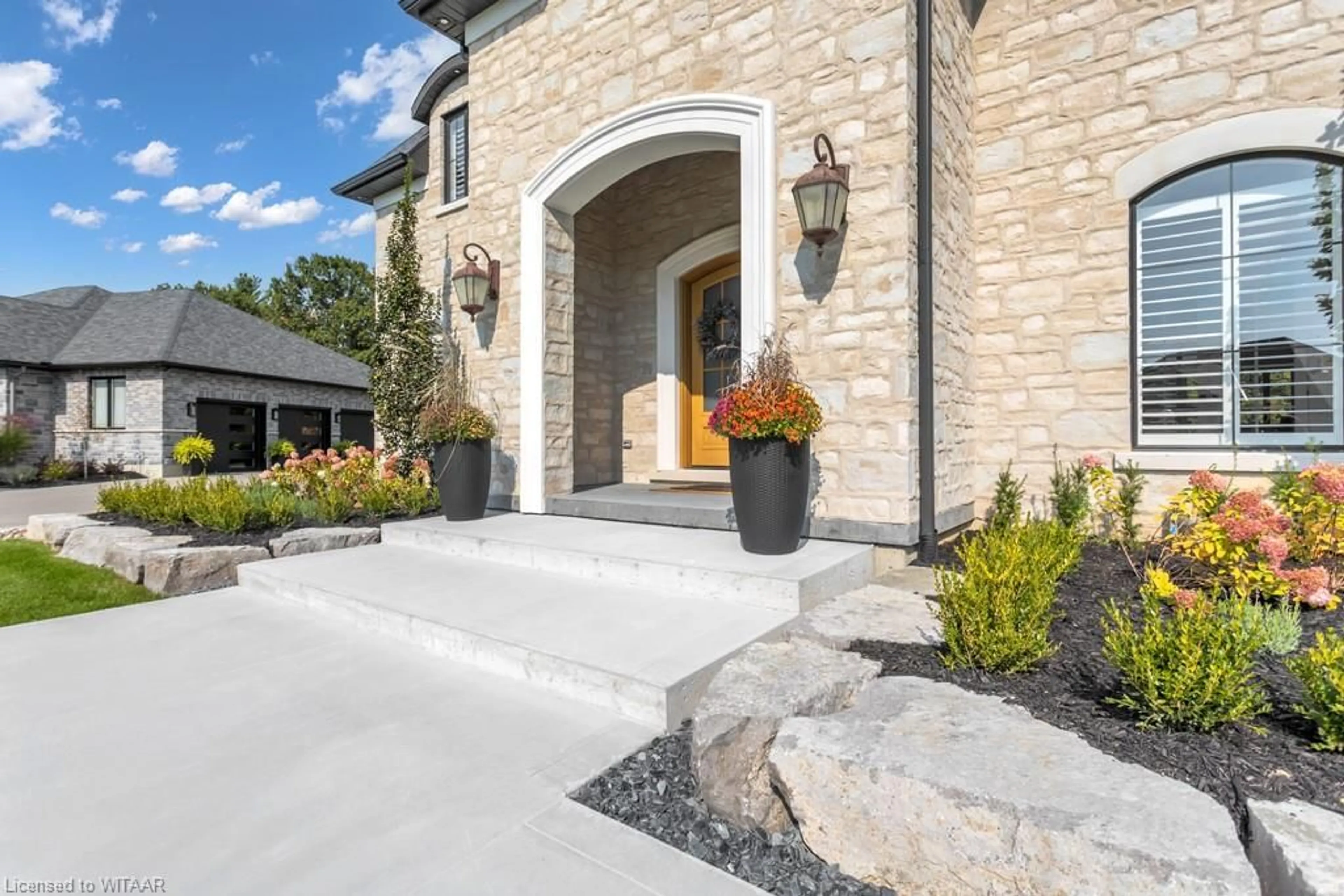 Indoor entryway, cement floor for 45 August Cres, Otterville Ontario N0J 1R0