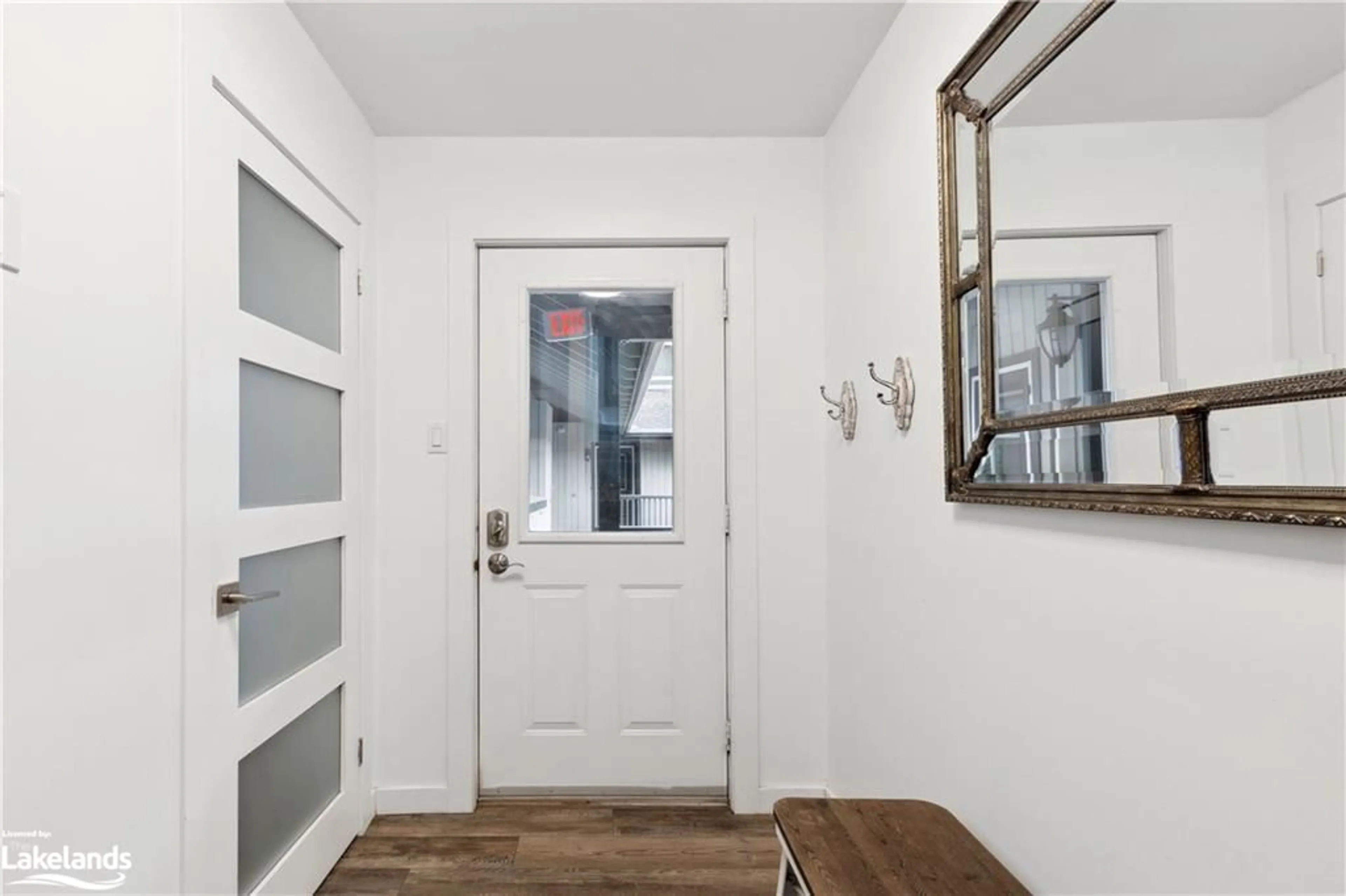 Indoor entryway, wood floors for 784 Johnston Park Ave, Collingwood Ontario L9Y 5C7