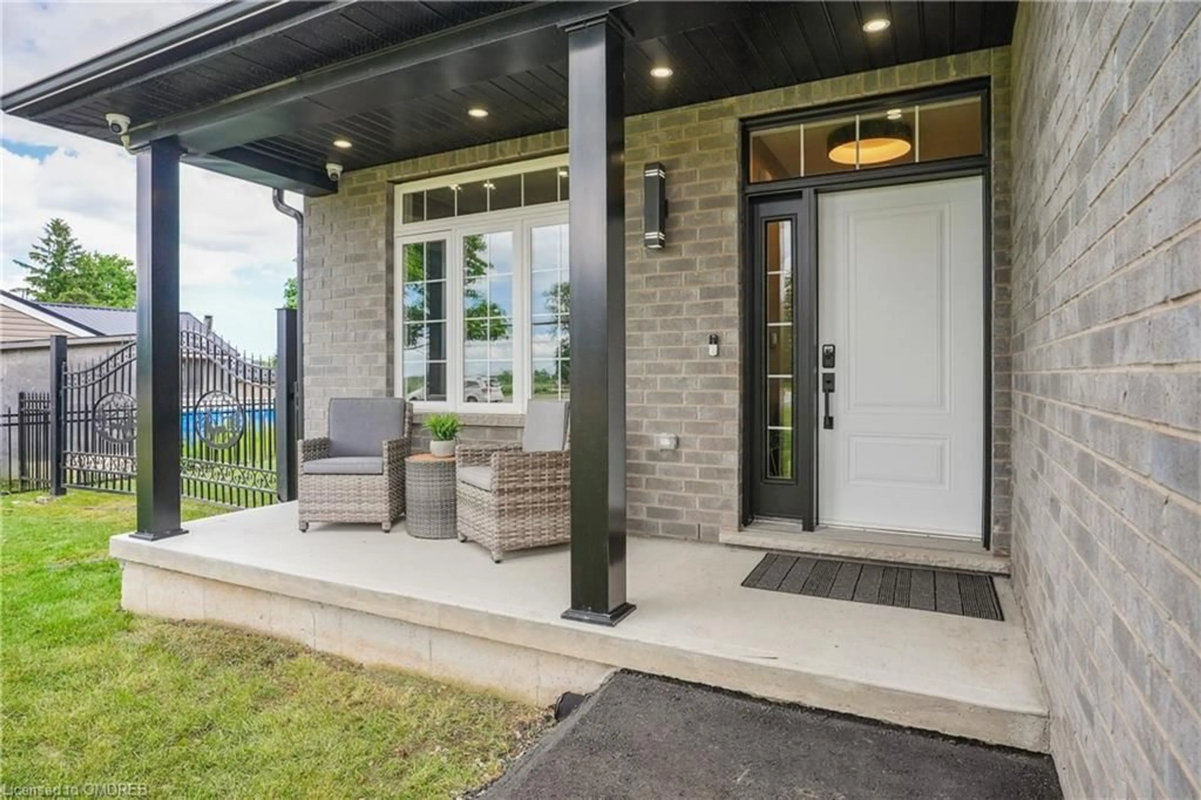 Indoor entryway, cement floor for 796 Highway 6, Haldimand County Ontario N3W 1M8