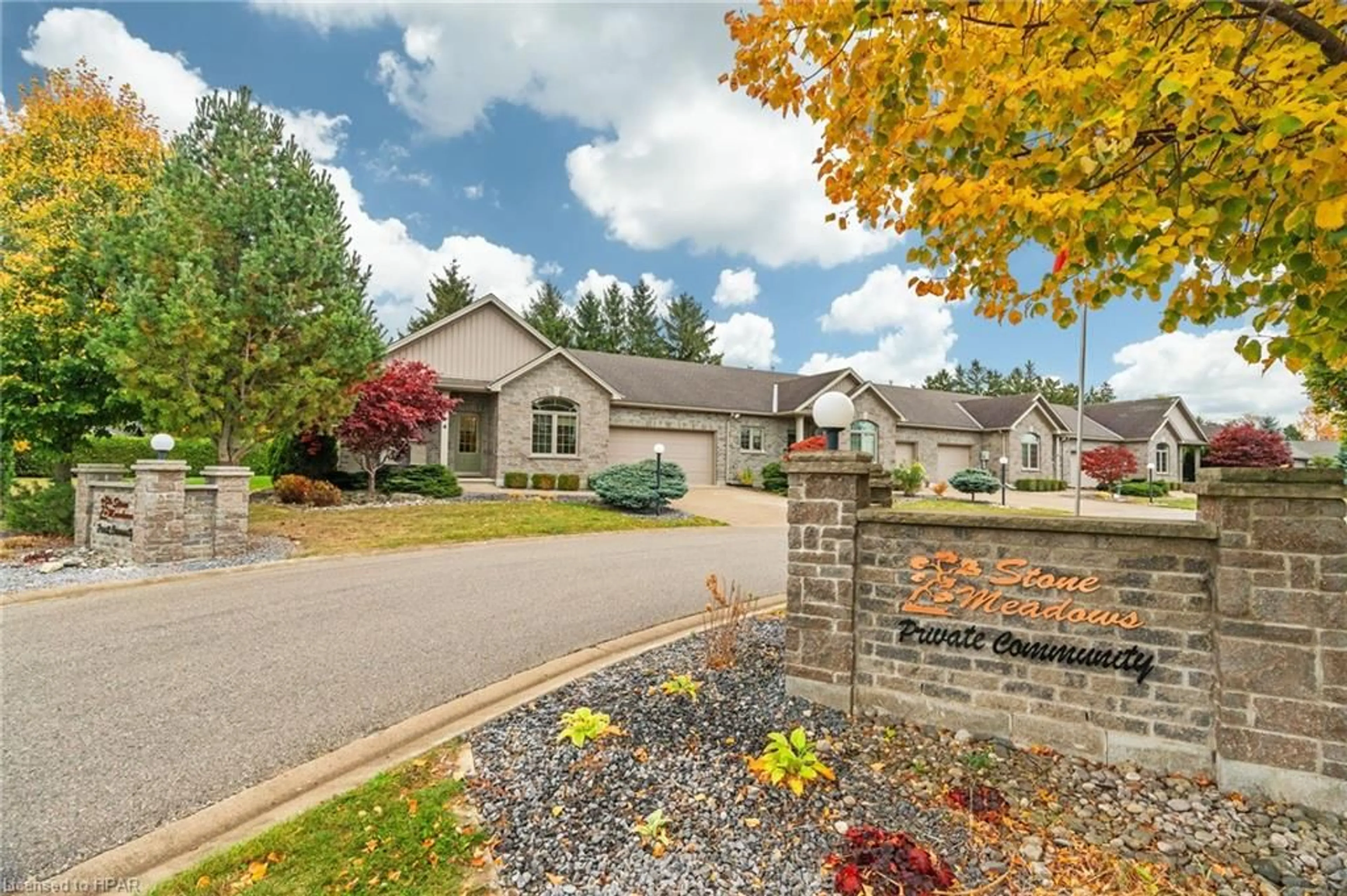 A pic from exterior of the house or condo, the street view for 4 Conrad Dr, Zurich Ontario N0M 2T0