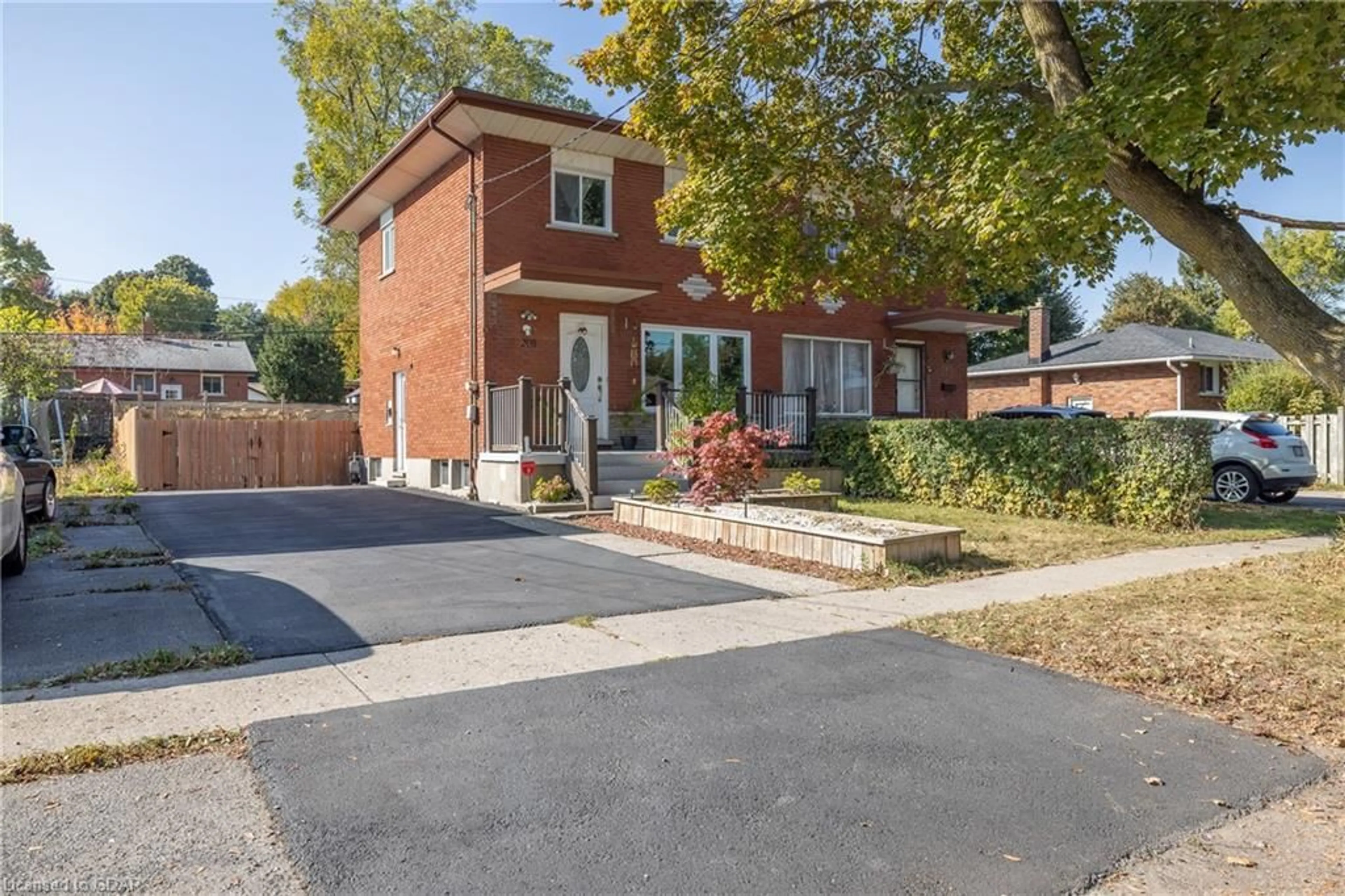 Home with brick exterior material for 200 Alma St, Guelph Ontario N1H 5X5