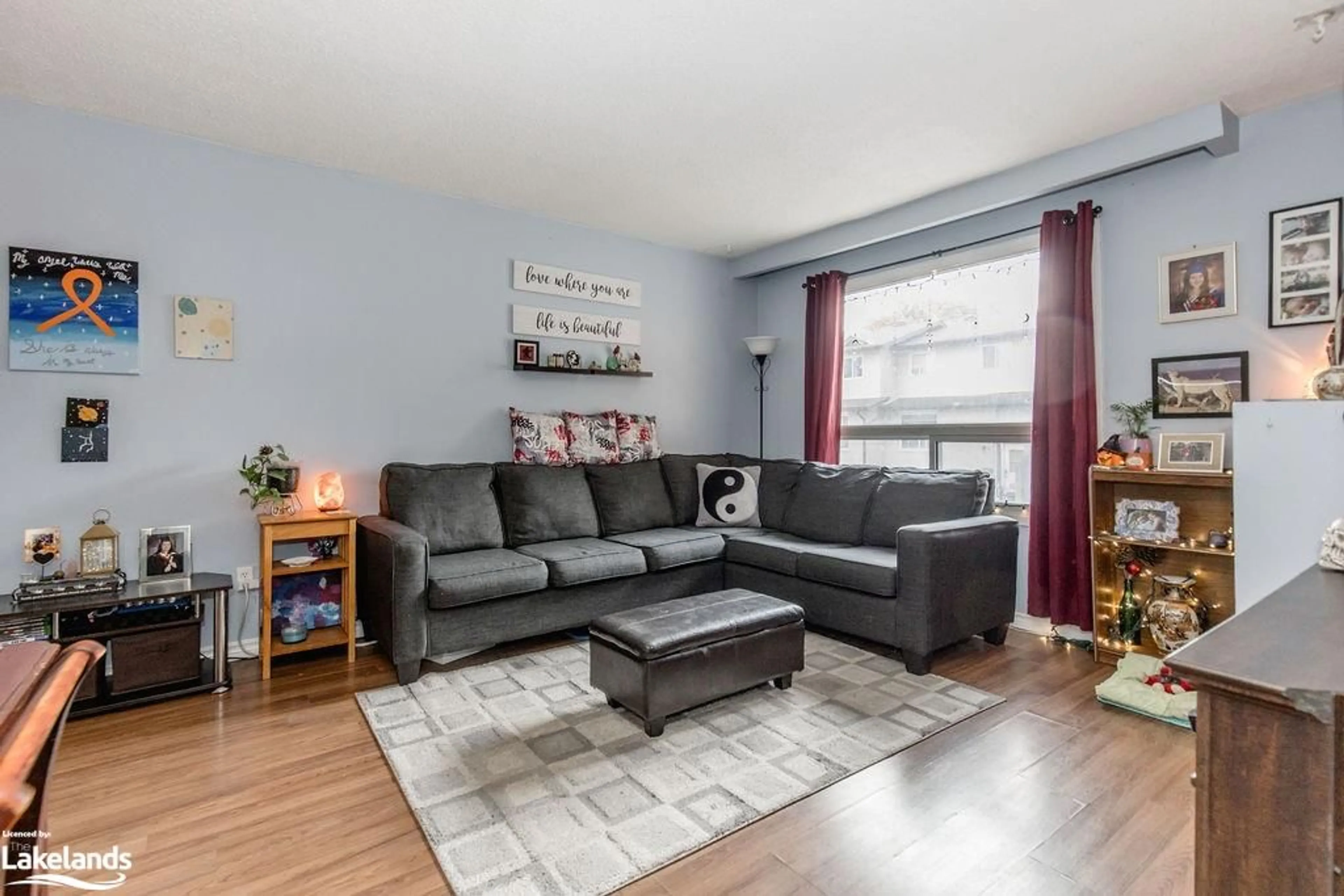 Living room, wood floors for 1095 Mississauga St #77, Orillia Ontario L3V 6W7