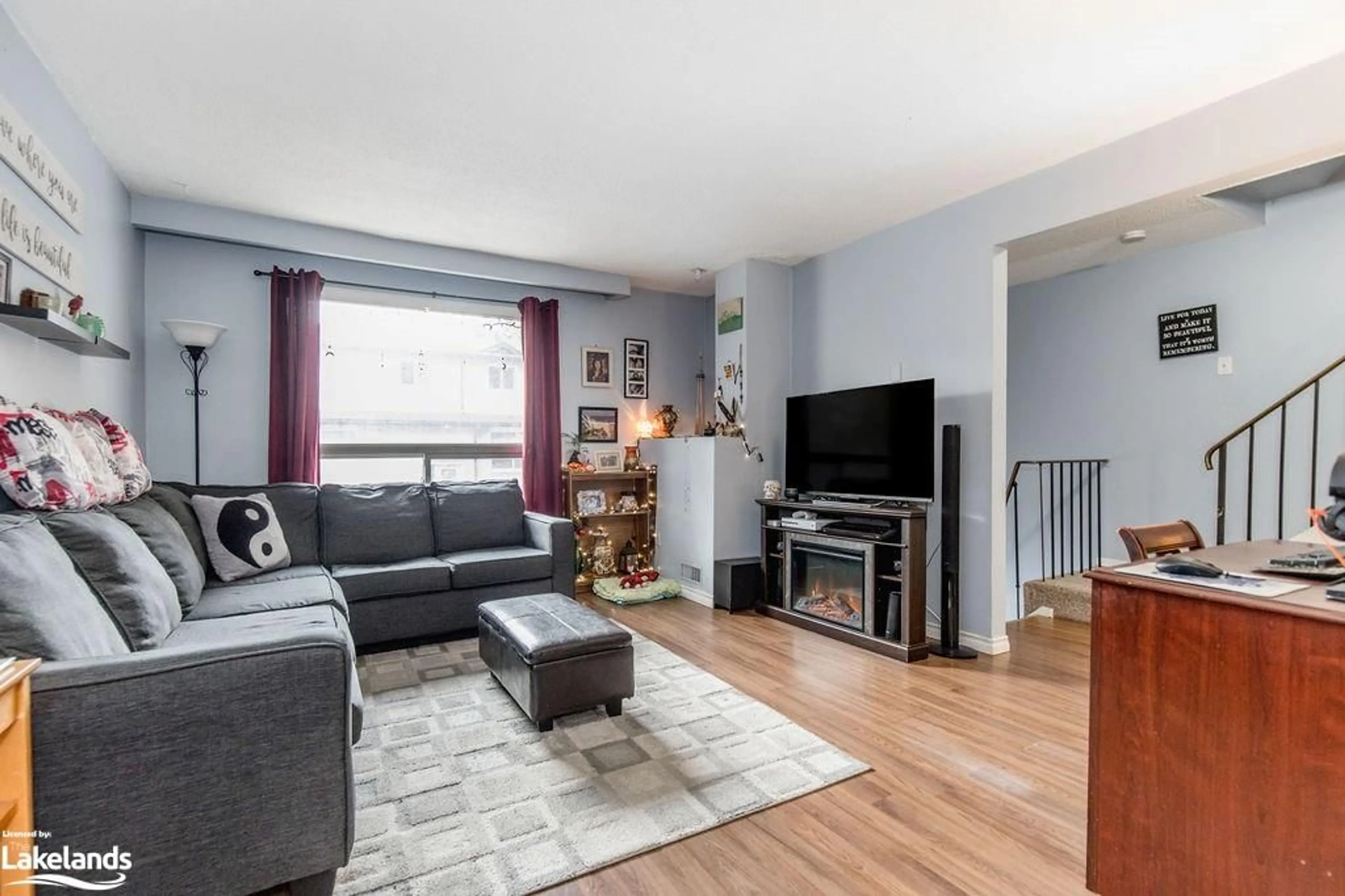 Living room, wood floors for 1095 Mississaga St #77, Orillia Ontario L3V 6W7