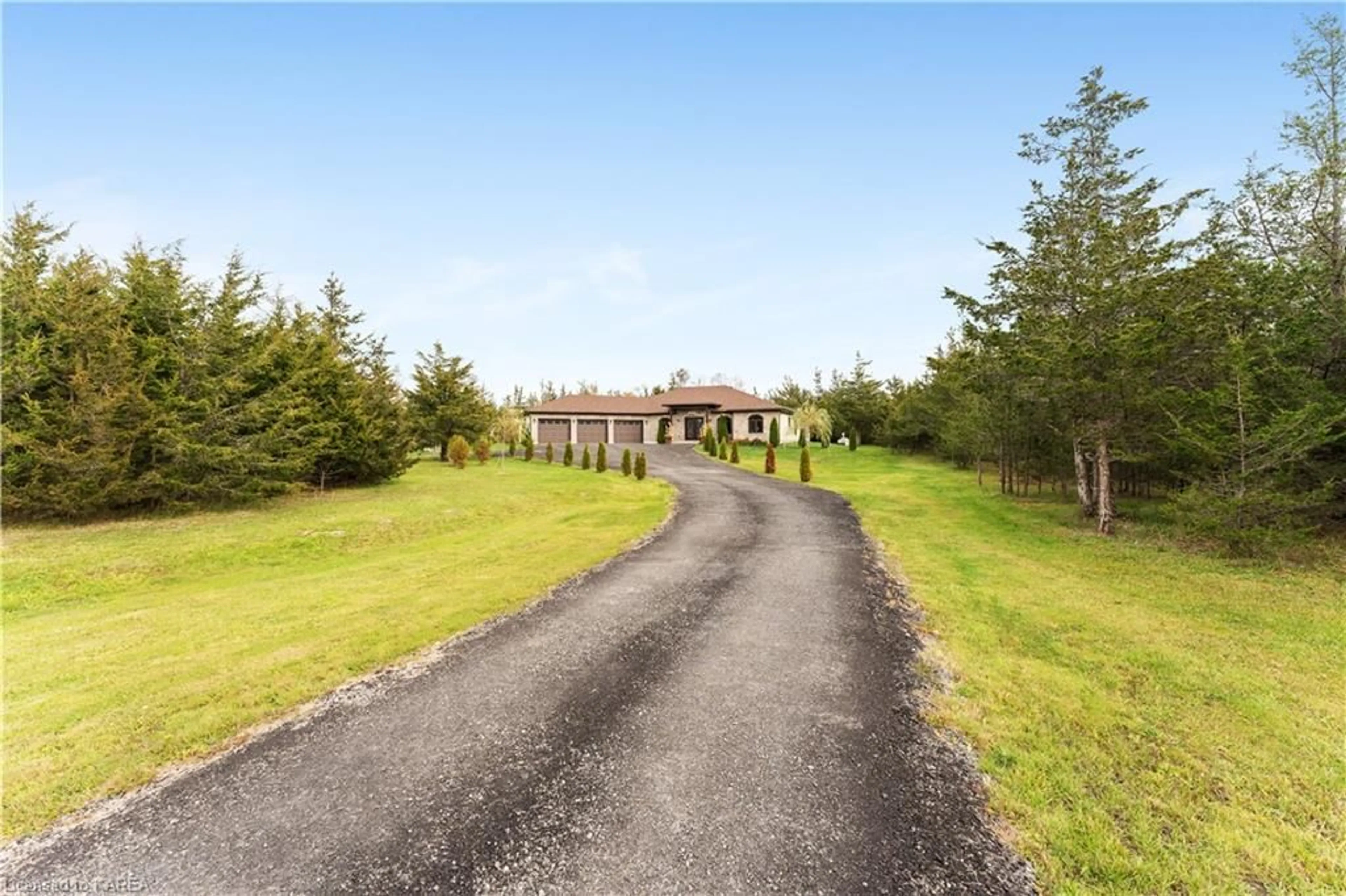 Indoor foyer, cement floor for 1818 Marysville Rd, Marysville Ontario K0K 2N0