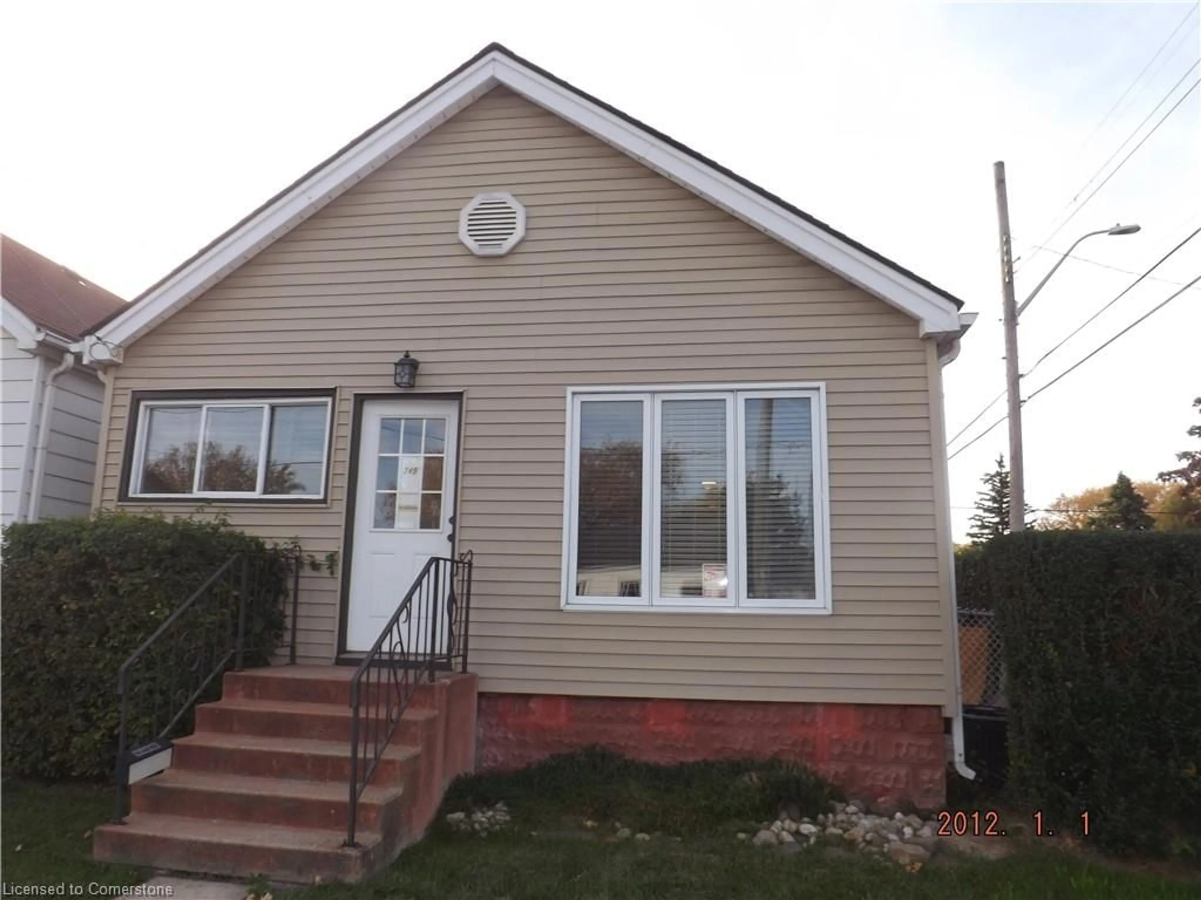 Frontside or backside of a home, cottage for 349 Fairfield Ave, Hamilton Ontario L8H 5H7