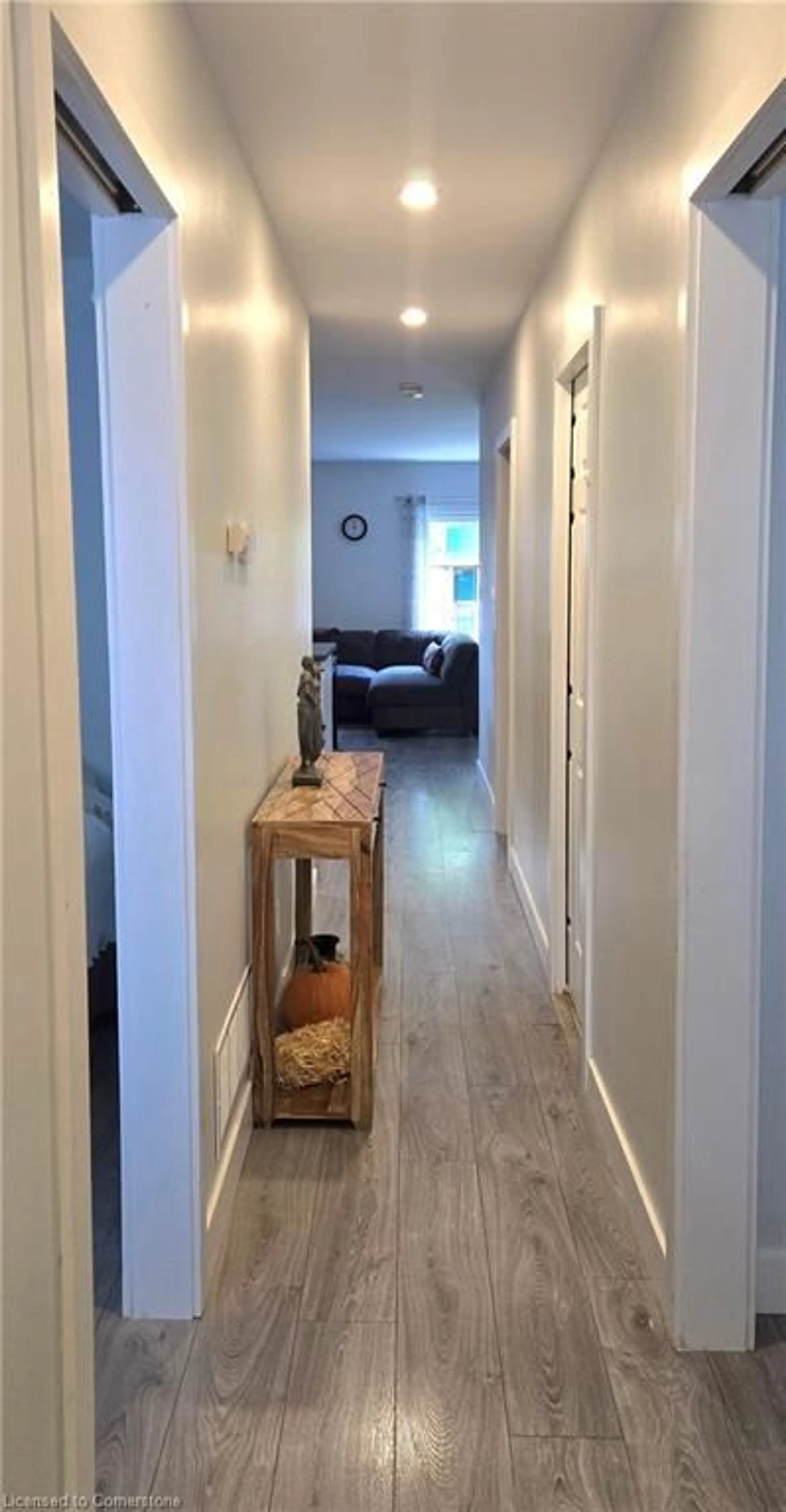 Indoor entryway, wood floors for 88 Hope Ave, Hamilton Ontario L8H 2E4