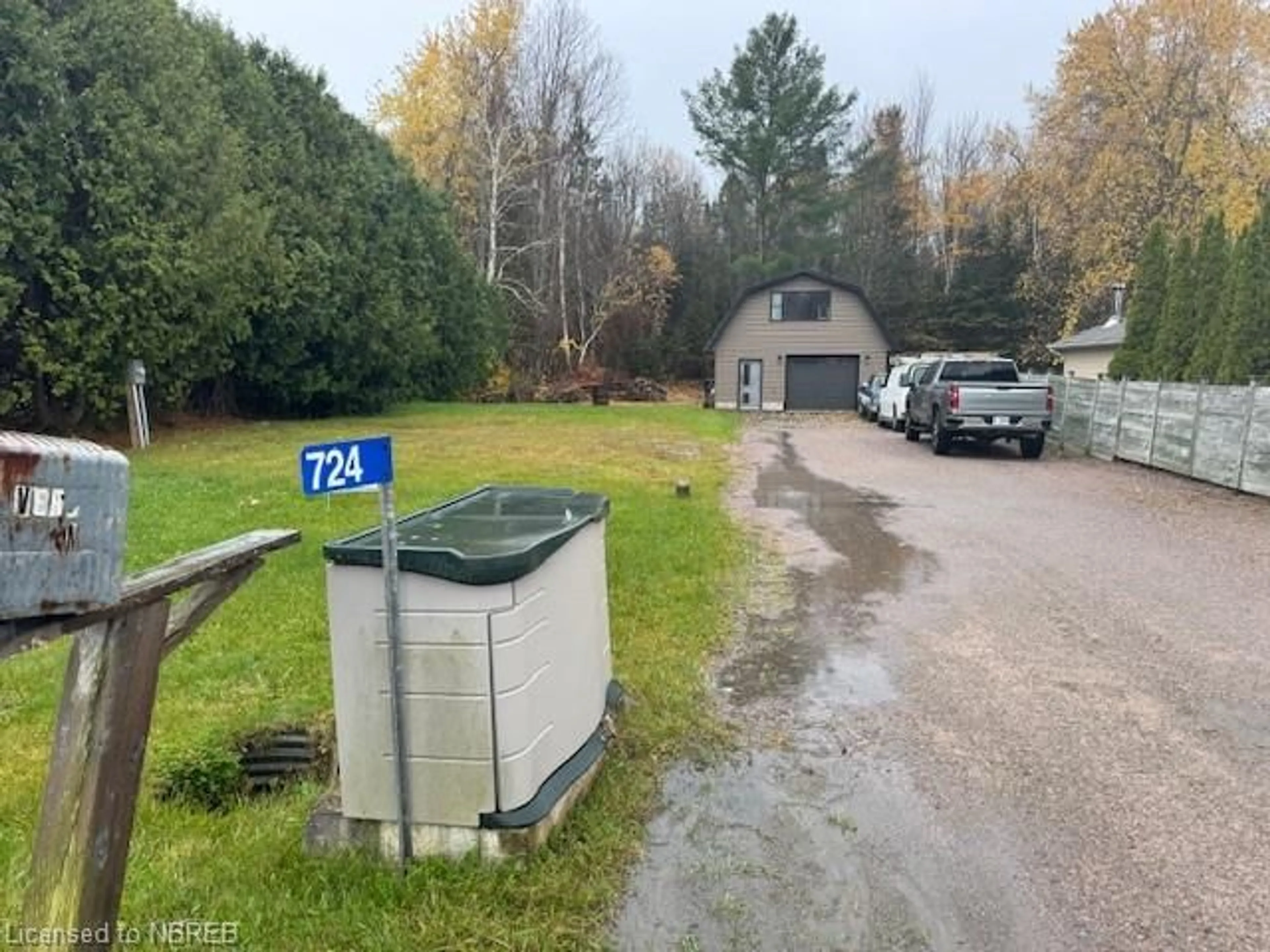 Shed for 724 Drive In Rd, Sturgeon Falls Ontario P2B 2R6