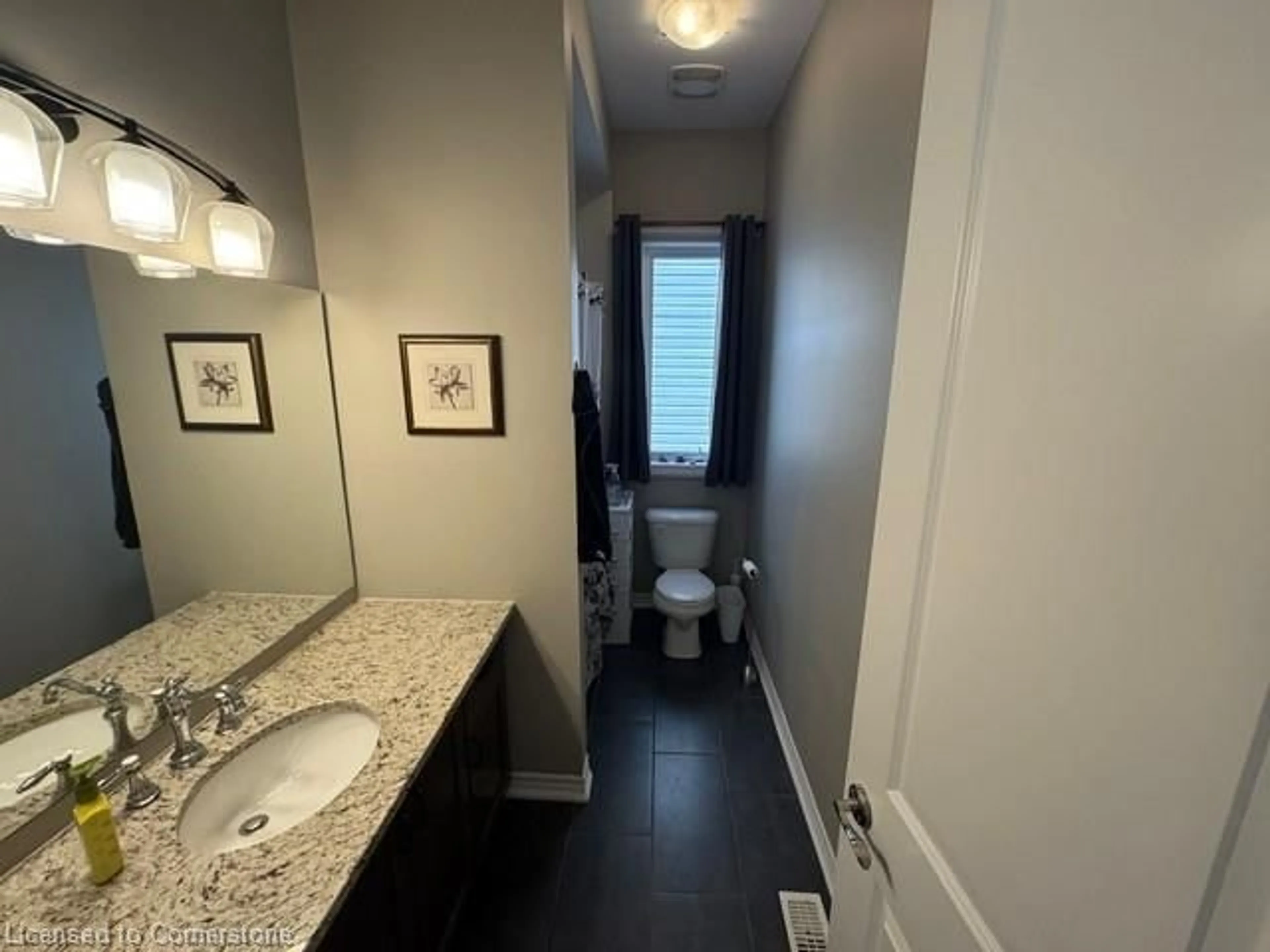 Bathroom, wood floors for 389 Erie Ave, Brantford Ontario N3S 2H7