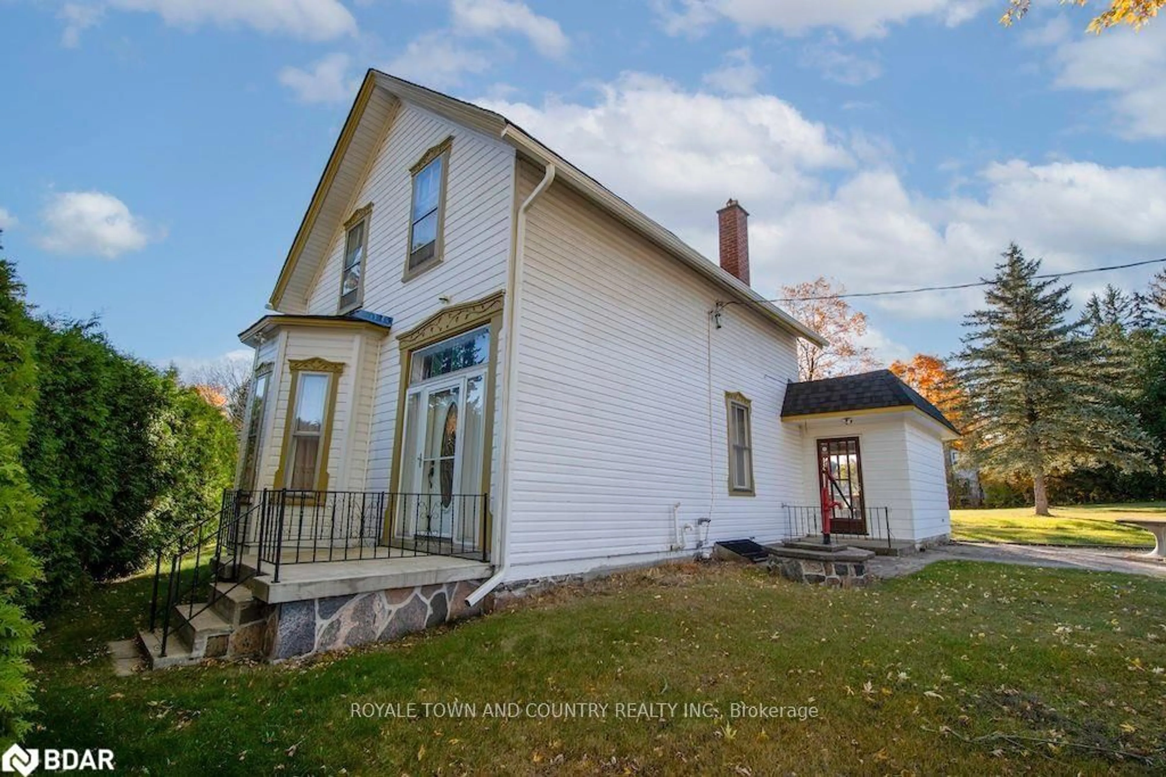 Frontside or backside of a home, cottage for 17 & 15 Amelia St, Pontypool Ontario L0B 1A0