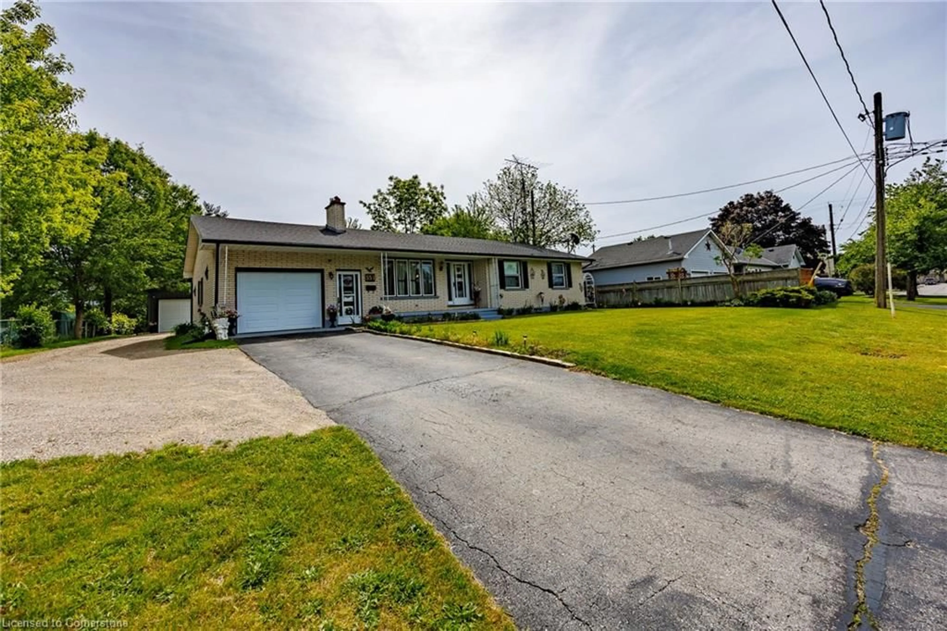 Frontside or backside of a home, cottage for 551 East St, Delhi Ontario N4B 2J4