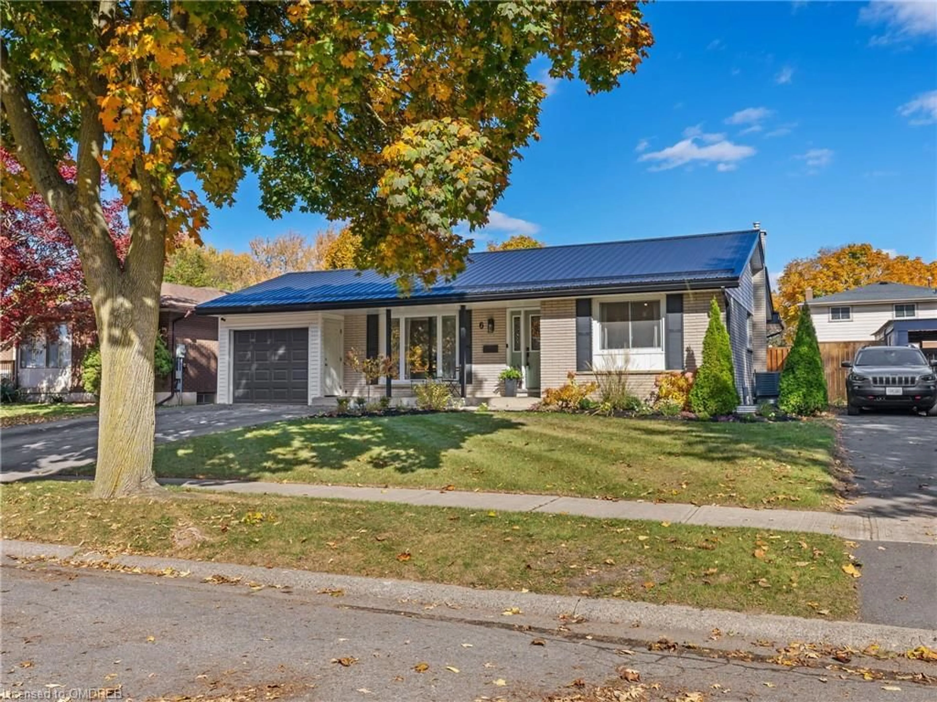 Frontside or backside of a home, the street view for 6 Tanglewood Terr, Brantford Ontario N3R 3R9