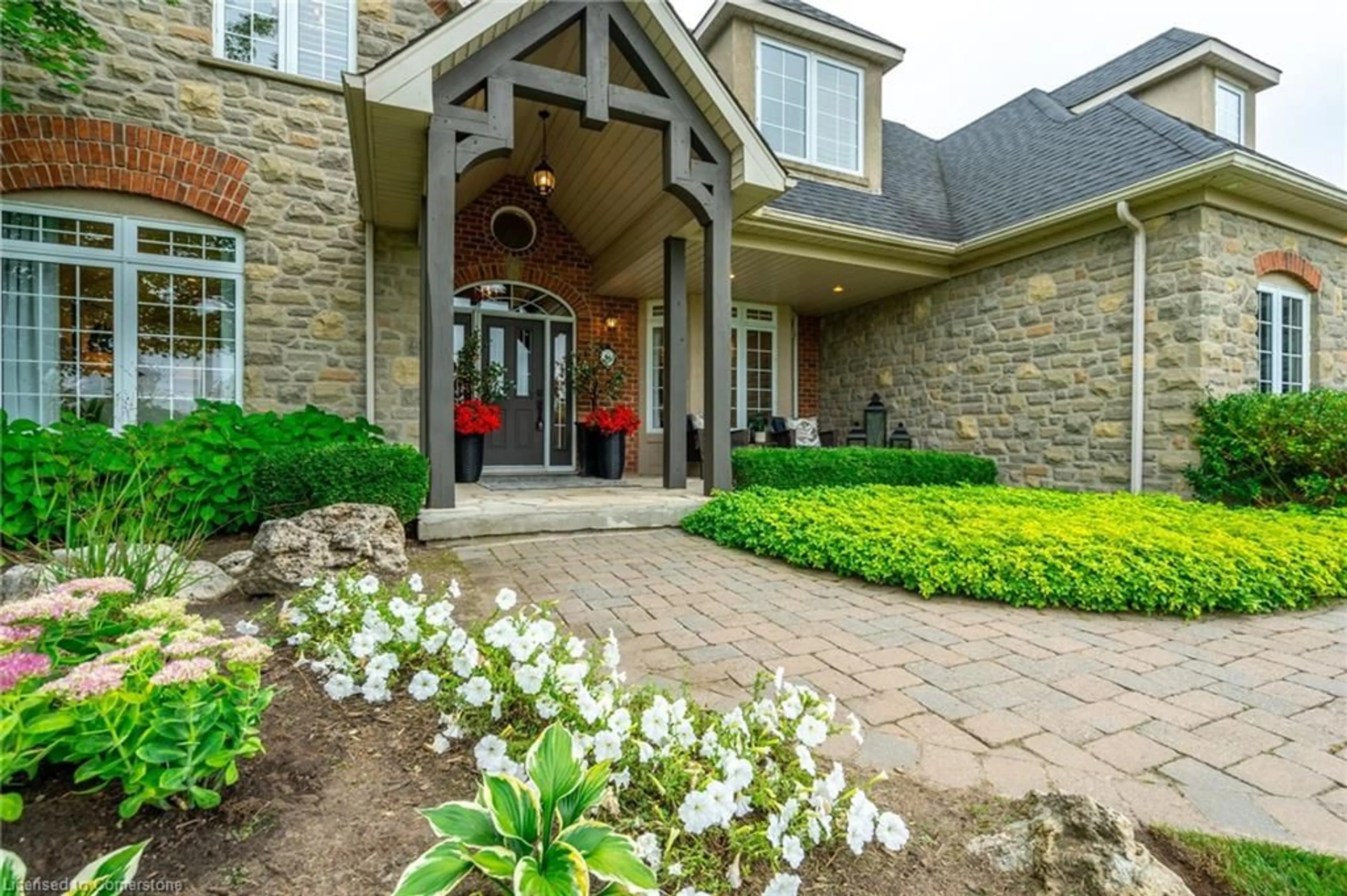 Indoor entryway, carpet floors for 3 Oldenburg Rd, Carlisle Ontario L0R 1H3