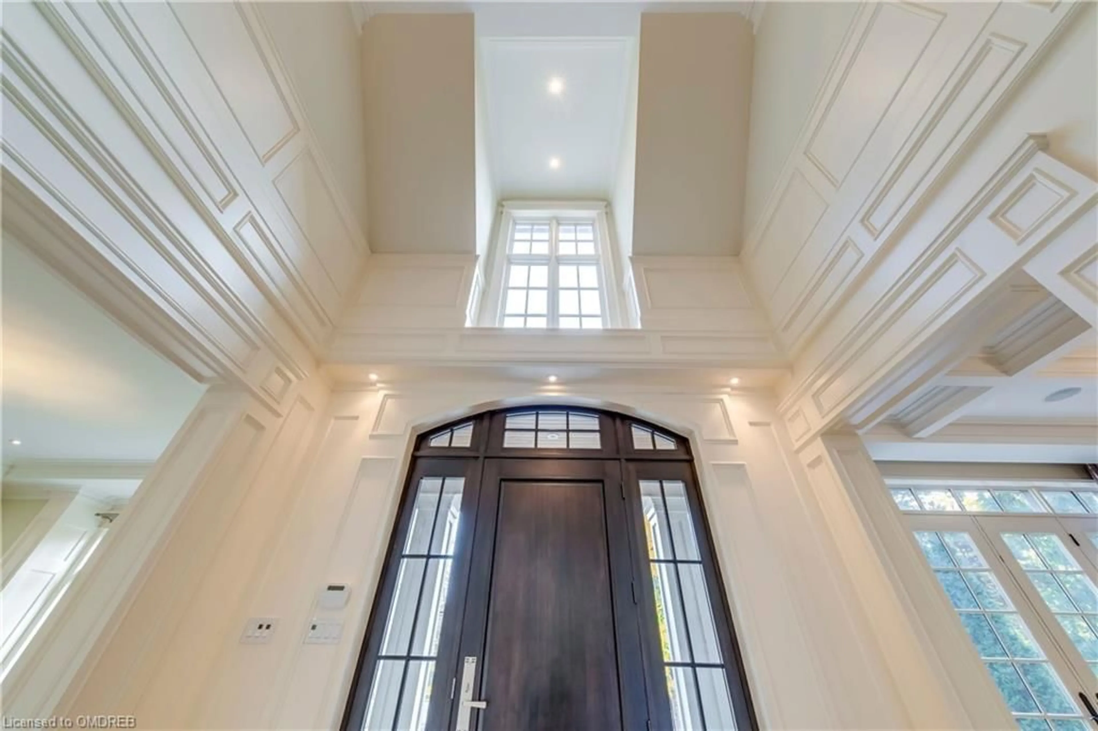 Indoor foyer, wood floors for 1031 Lakeshore Rd, Oakville Ontario L6L 1E7