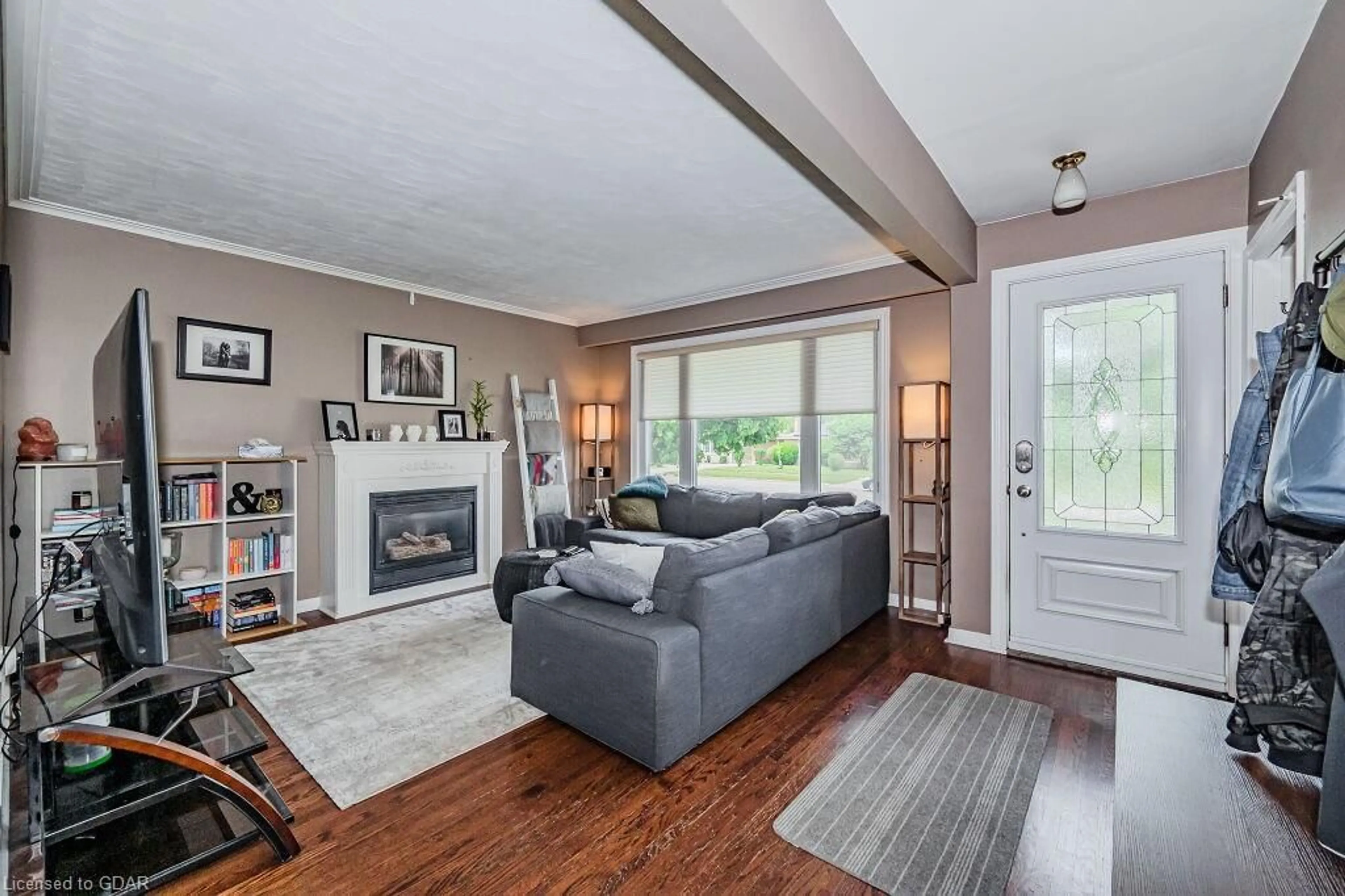 Living room, wood floors for 312 Stevenson St, Guelph Ontario N1E 5B6