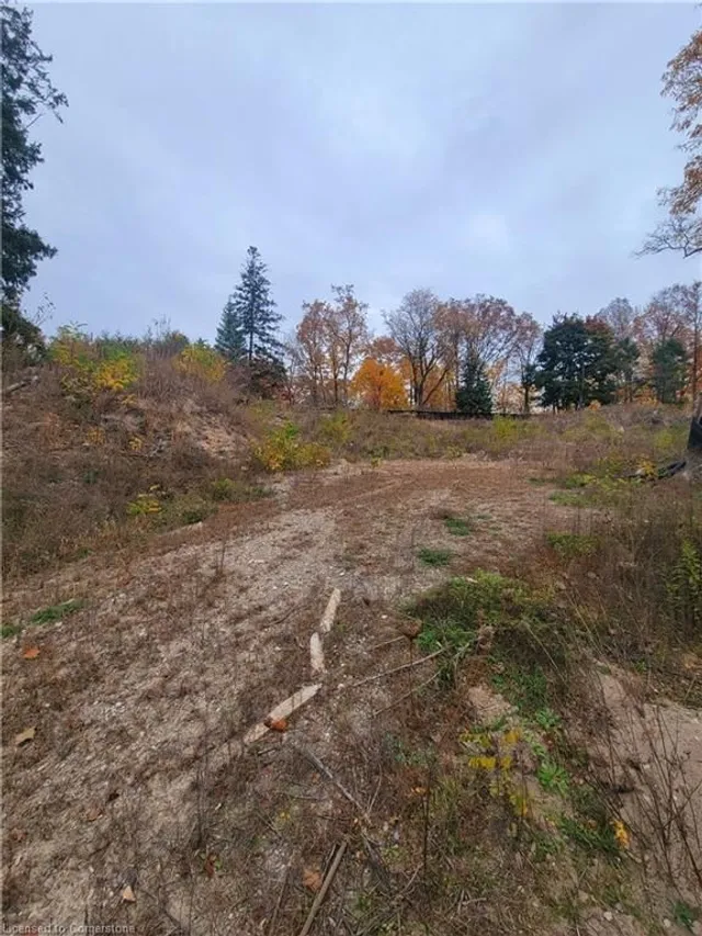 Additional property image - 910 Doon Village Rd
