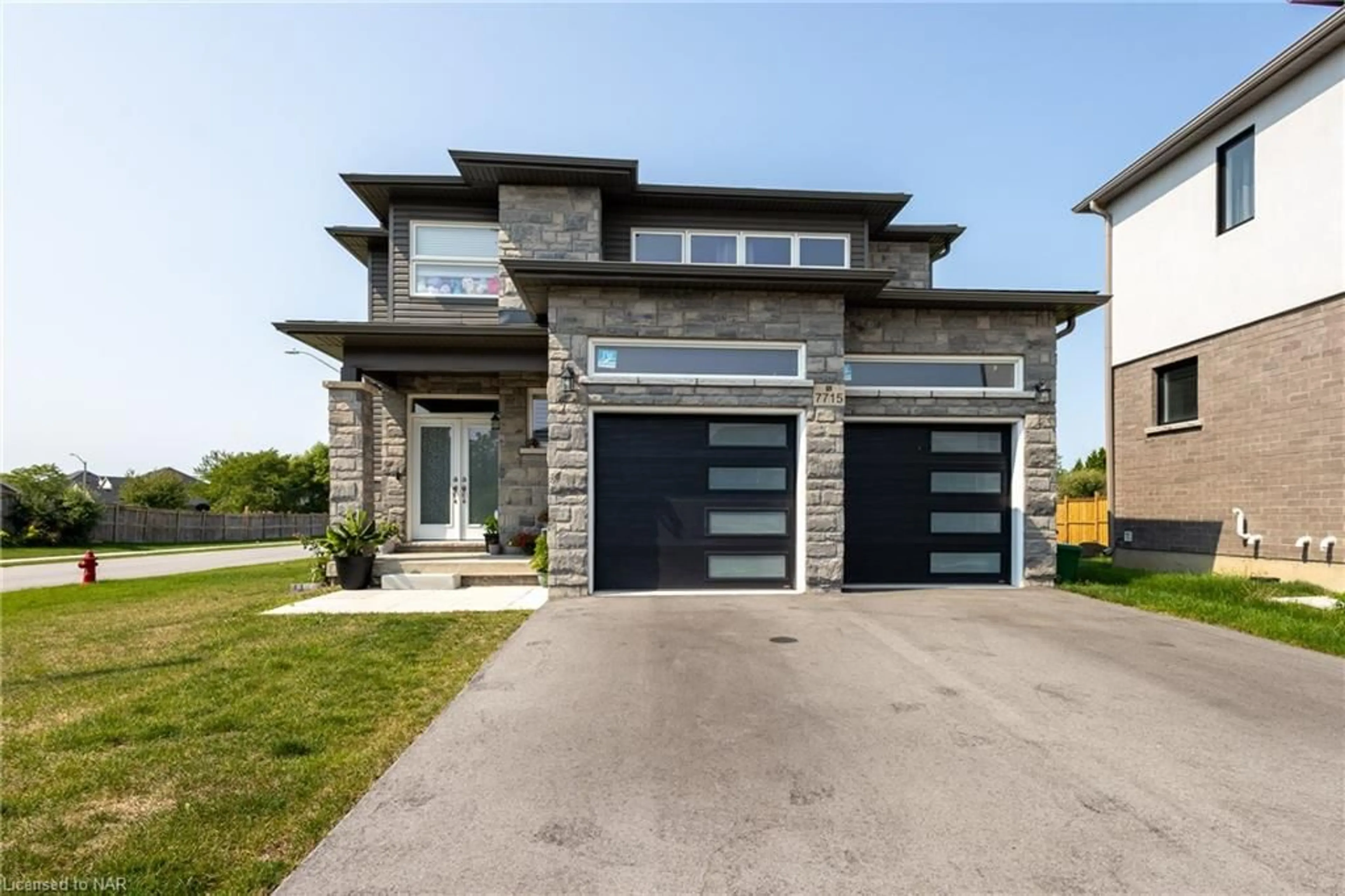 Frontside or backside of a home, cottage for 7715 Secretariat Crt, Niagara Falls Ontario L2H 3V3