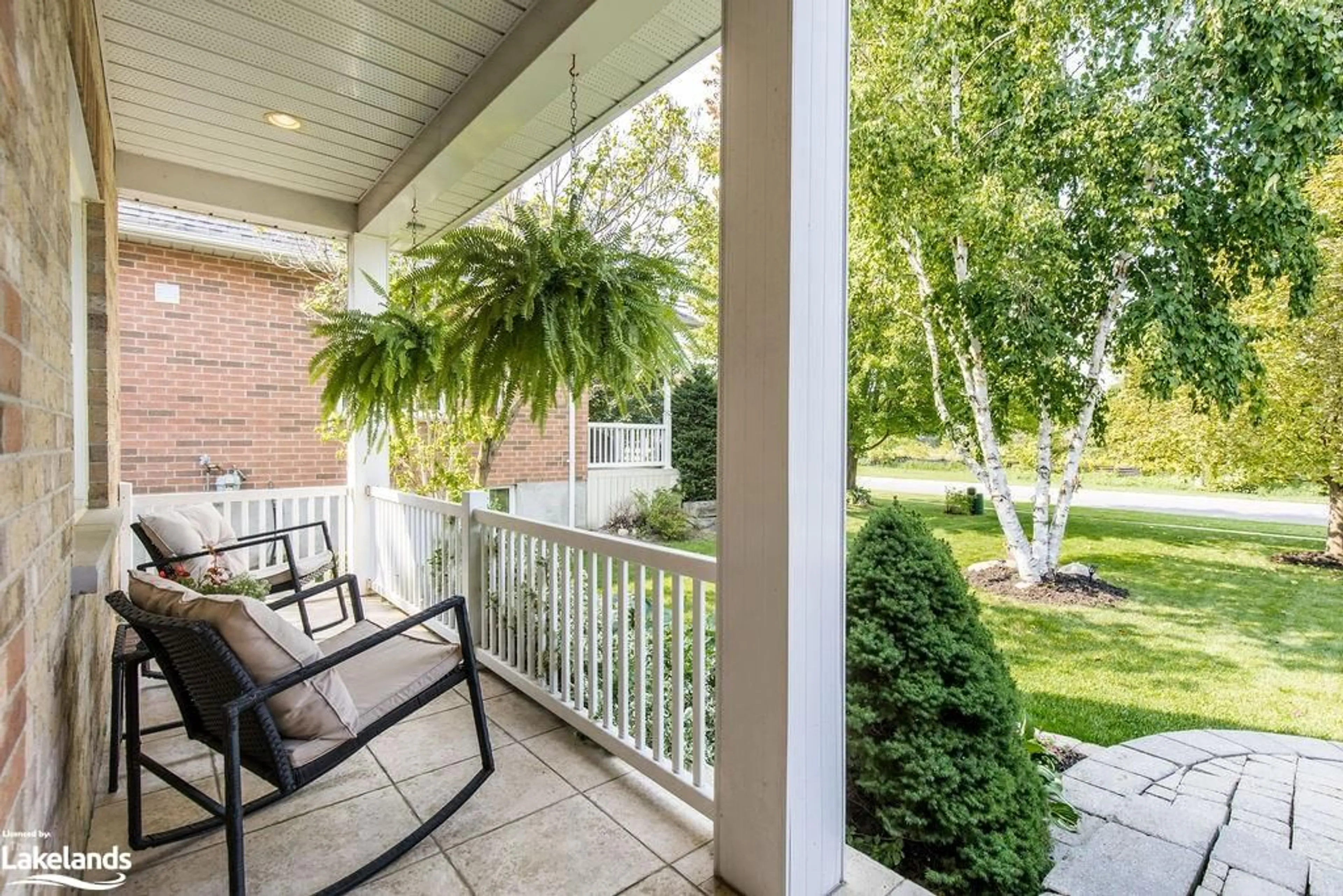 Patio, cottage for 75 Edward St, Creemore Ontario L9Y 0H4