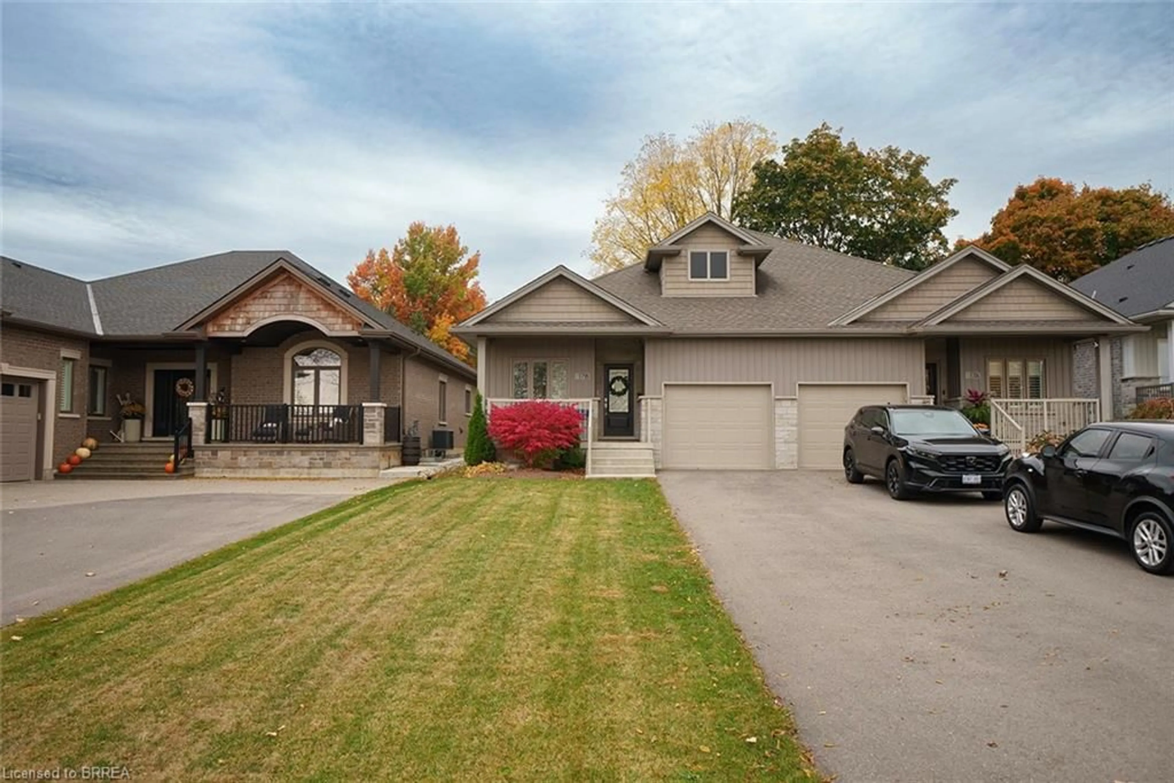 Frontside or backside of a home, the street view for 17 Cedar St #B, Paris Ontario N3L 0A1