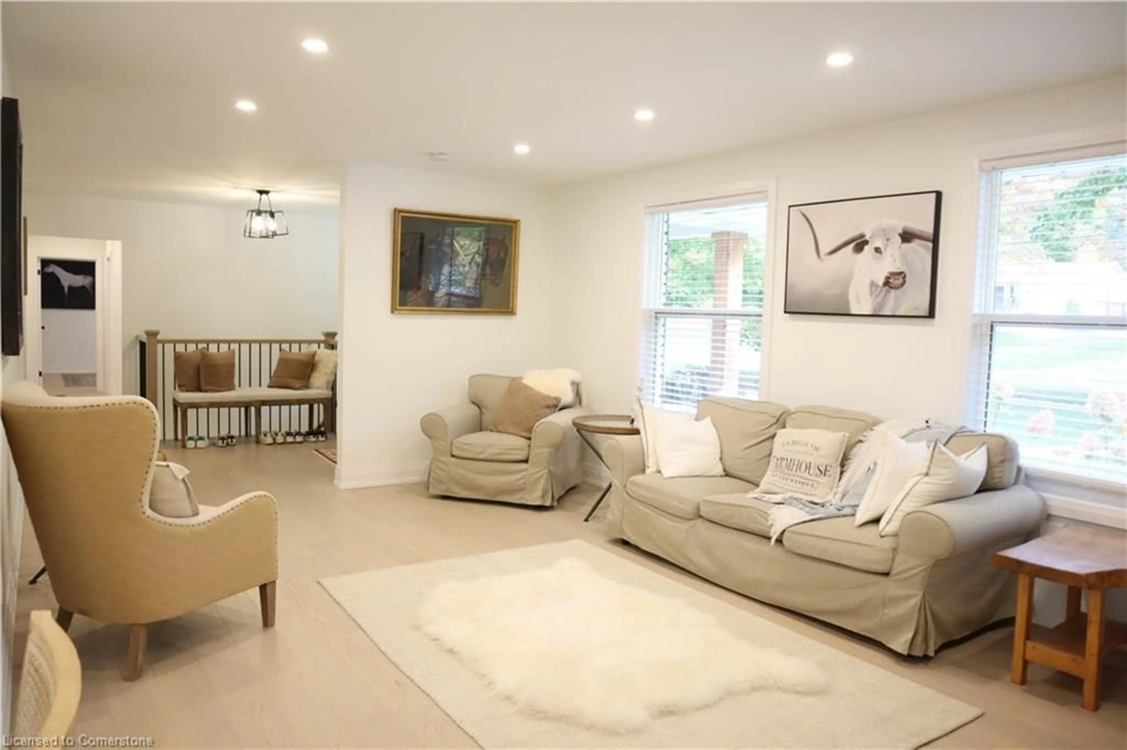 Living room, wood floors for 34 Pancake Lane Lane, Pelham Ontario L0S 1E2