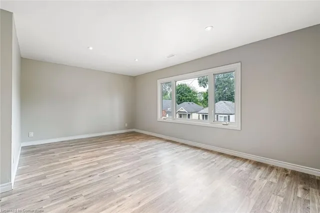 Additional property image - 100 Park Row Row
