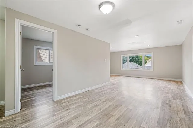 Additional property image - 100 Park Row Row