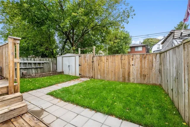 Additional property image - 100 Park Row Row