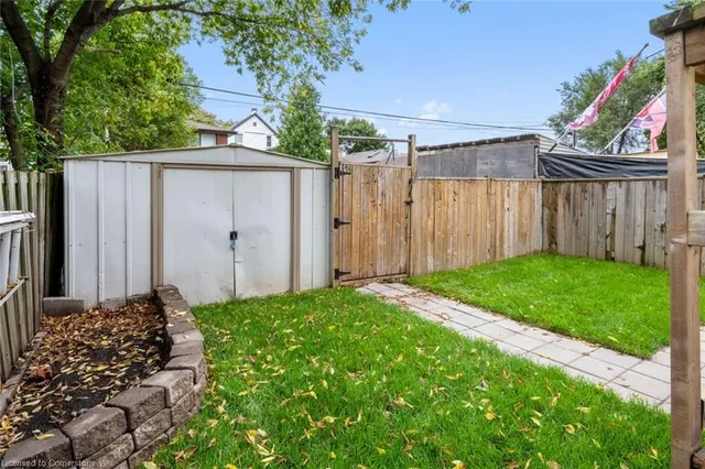 Additional property image - 100 Park Row Row