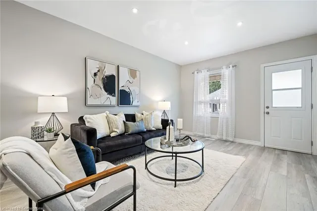 Additional property image - 100 Park Row Row