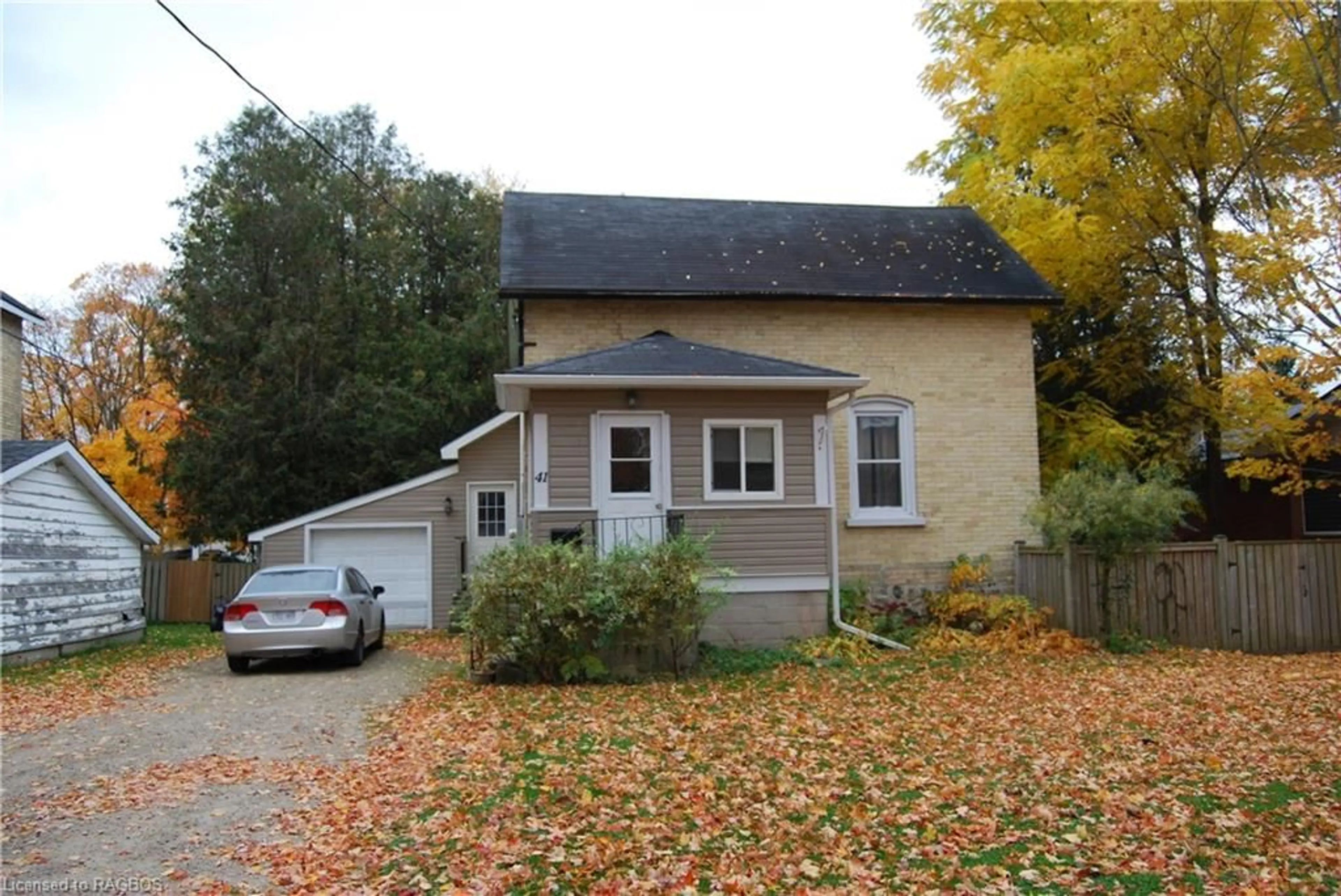 A pic from exterior of the house or condo, cottage for 41 William St, Harriston Ontario N0G 1Z0