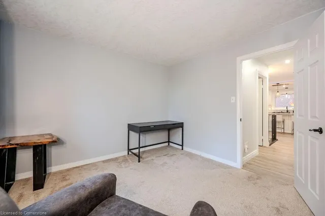 Additional property image - 57 Tinatawa Crt