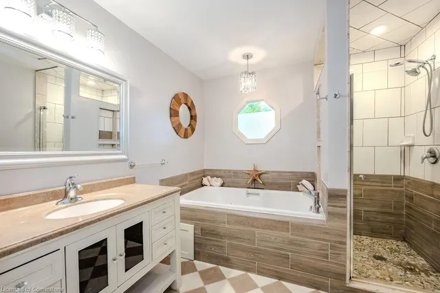 Additional property image - 57 Tinatawa Crt