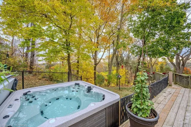 Additional property image - 57 Tinatawa Crt