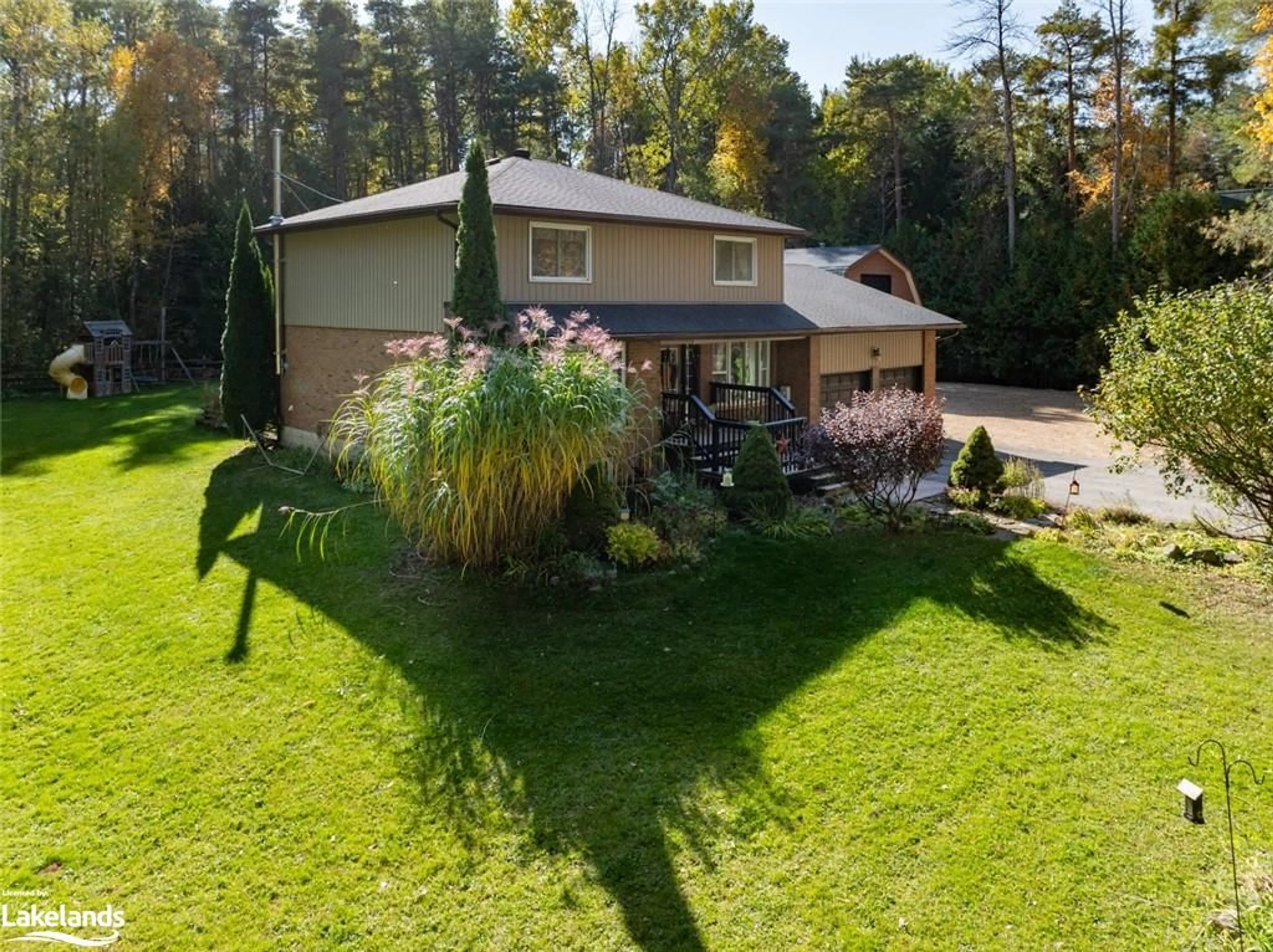 Frontside or backside of a home, cottage for 7253 36/37 Nottawasaga Sideroad Sideroad, Clearview Ontario L0M 1P0