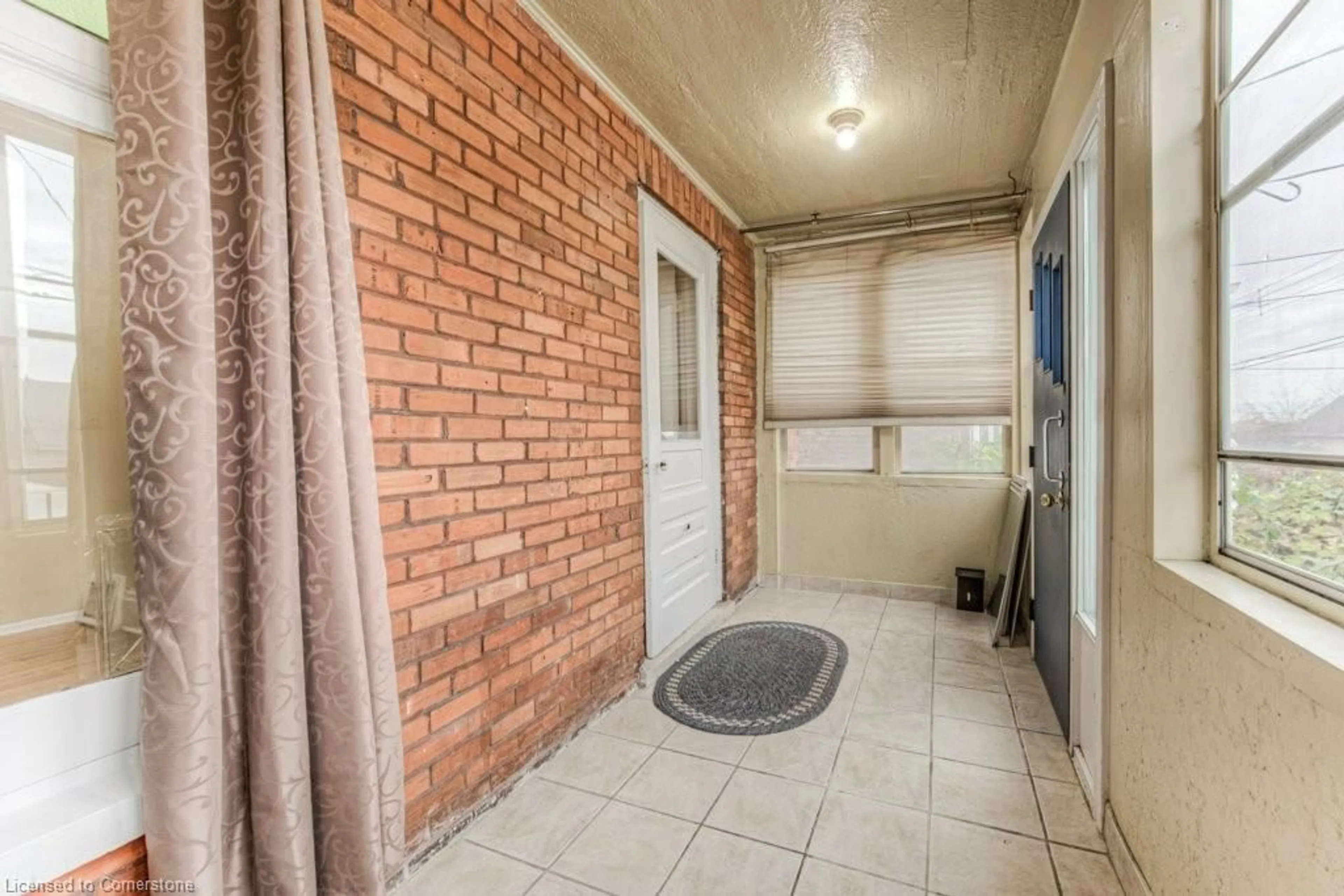 Indoor foyer, unknown floor for 25 Peter St, Kitchener Ontario N2G 3J5