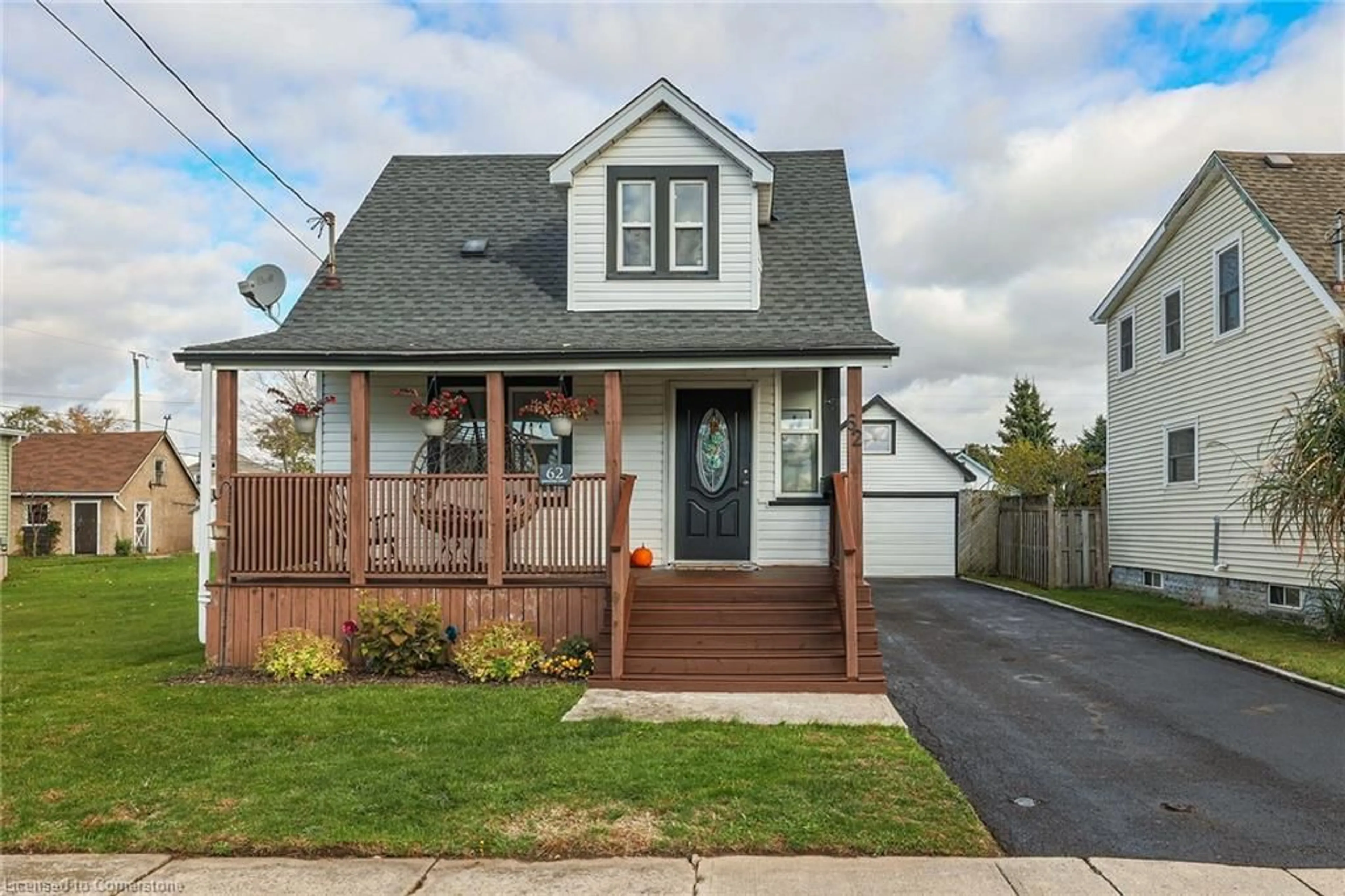 Frontside or backside of a home, cottage for 62 Johnston St, Port Colborne Ontario L3K 1G7