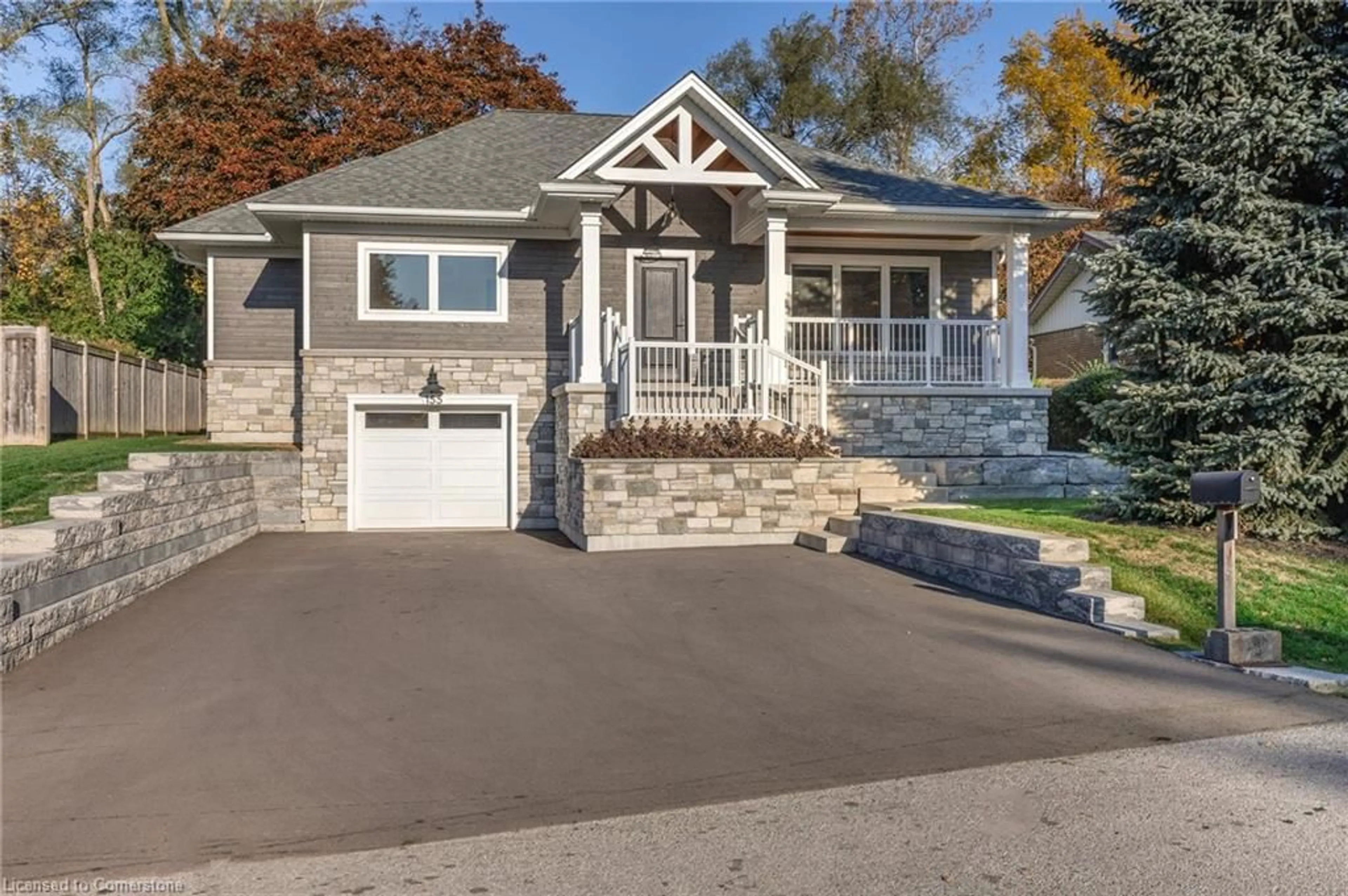 Frontside or backside of a home, cottage for 155 Grove Park Dr, Burlington Ontario L7T 2H1