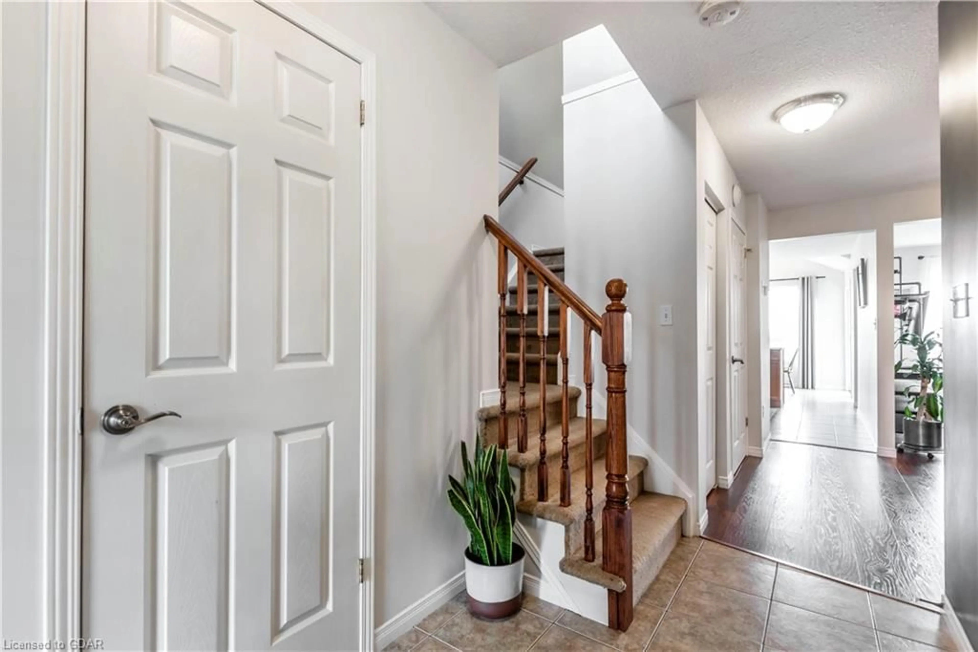 Indoor entryway, wood floors for 5 Davison Dr, Guelph Ontario N1E 0C1