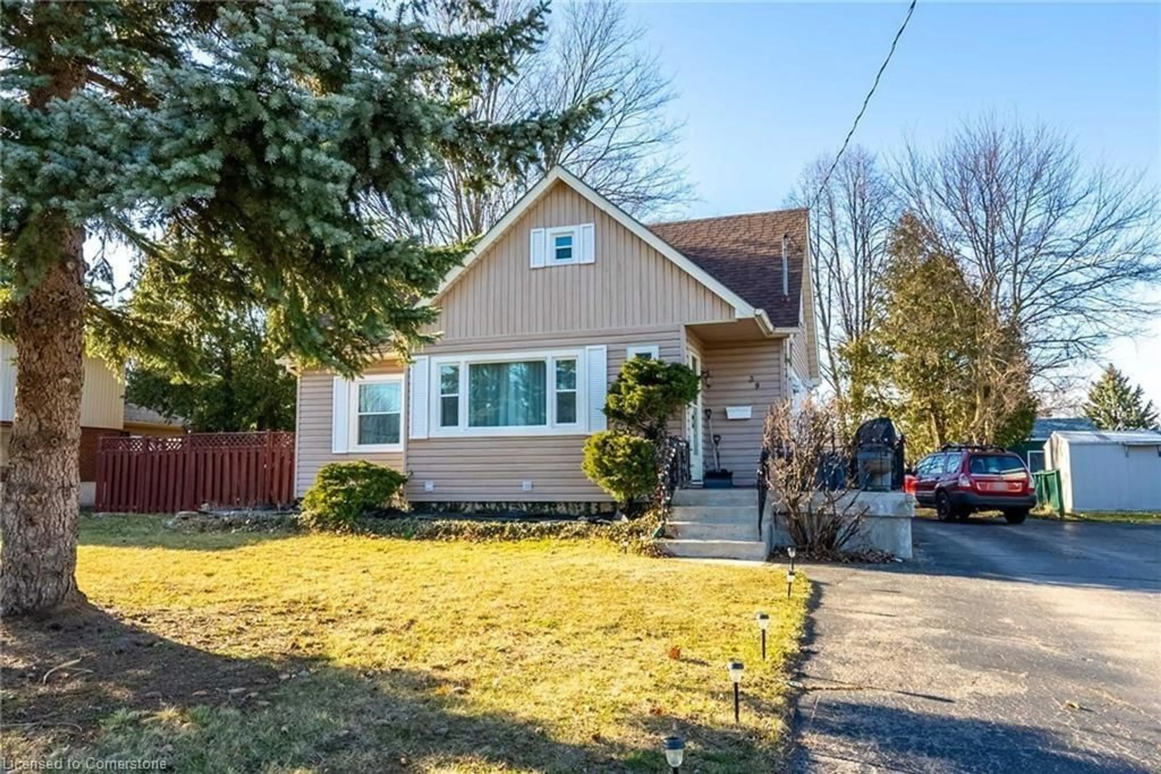 Frontside or backside of a home, cottage for 39 Dunsdon St, Brantford Ontario N3R 3J2