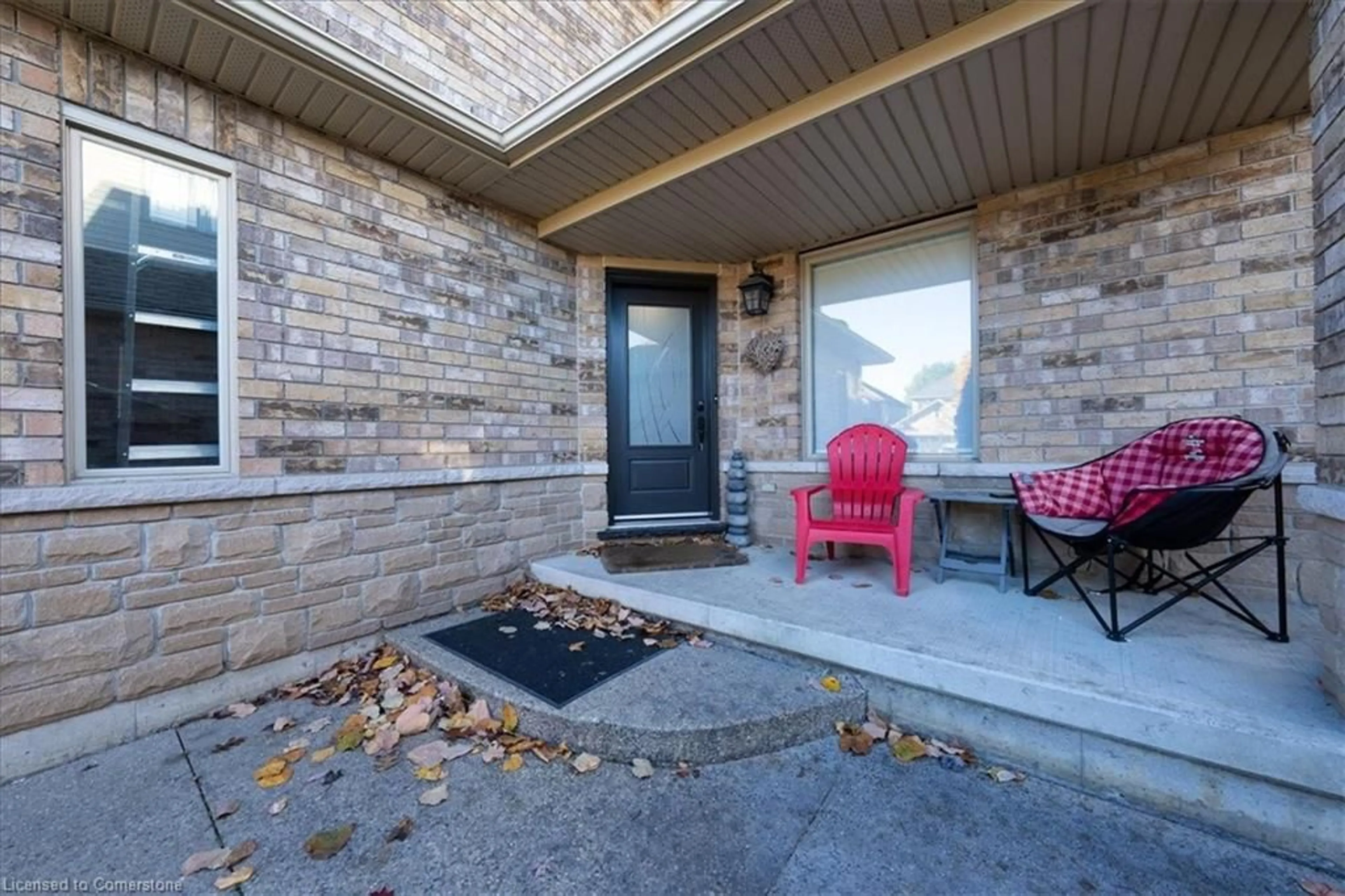 Patio, cottage for 182 Eringate Drive Dr, Stoney Creek Ontario L8J 3Z2