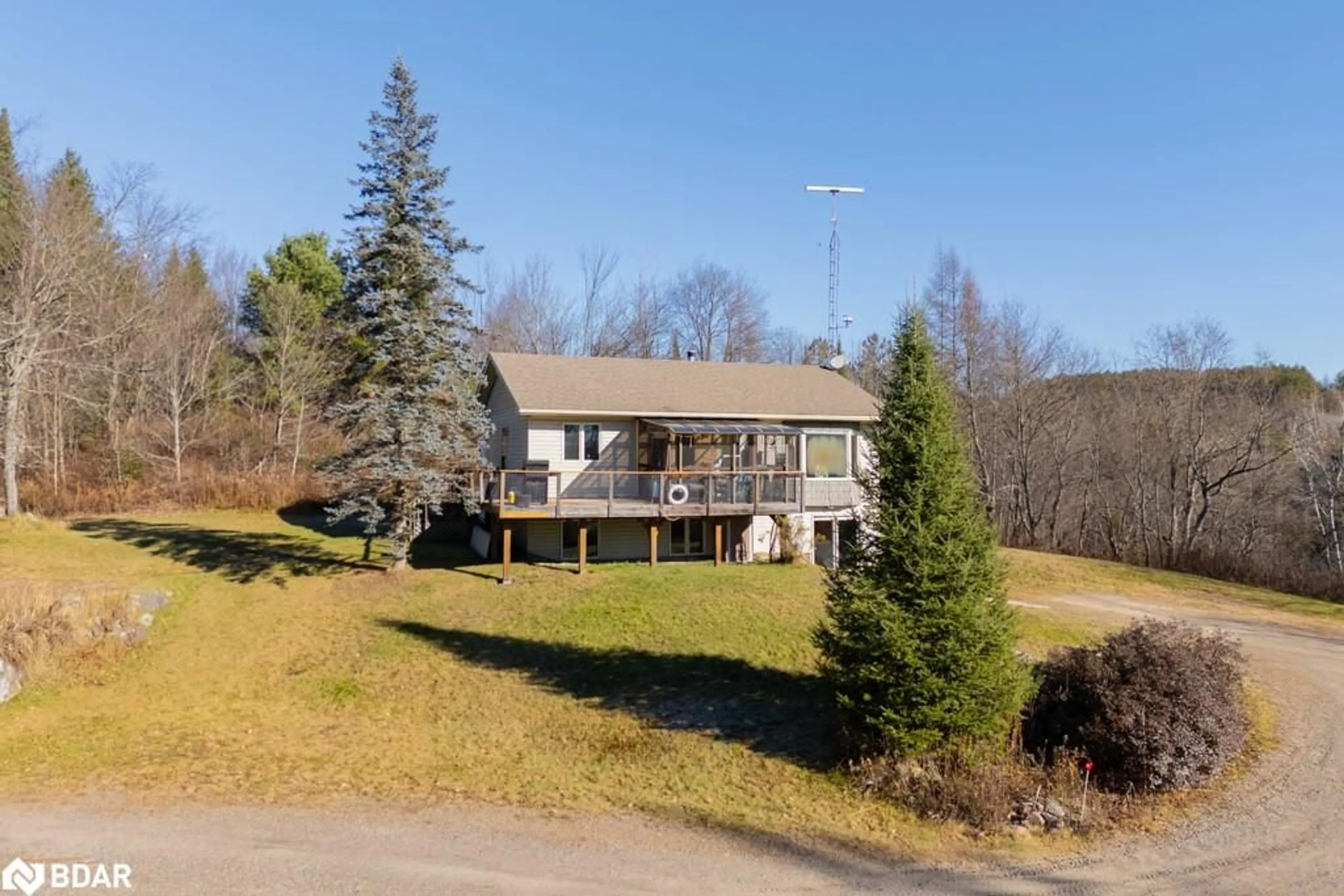 A pic from exterior of the house or condo, cottage for 2697 Aspdin Rd, Huntsville Ontario P0B 1M0