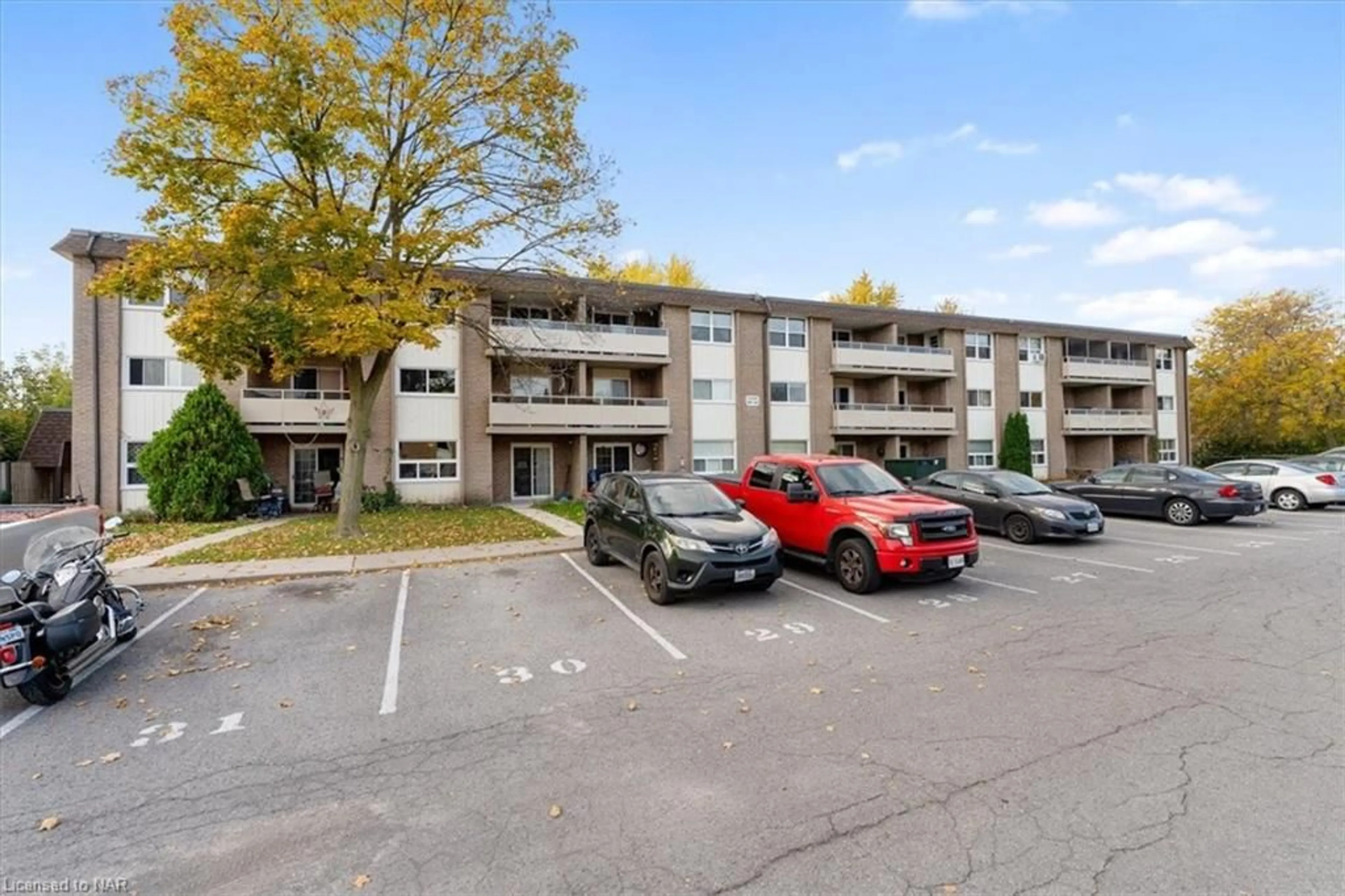 A pic from exterior of the house or condo, the front or back of building for 41 Rykert St #304, St. Catharines Ontario L2S 3A4