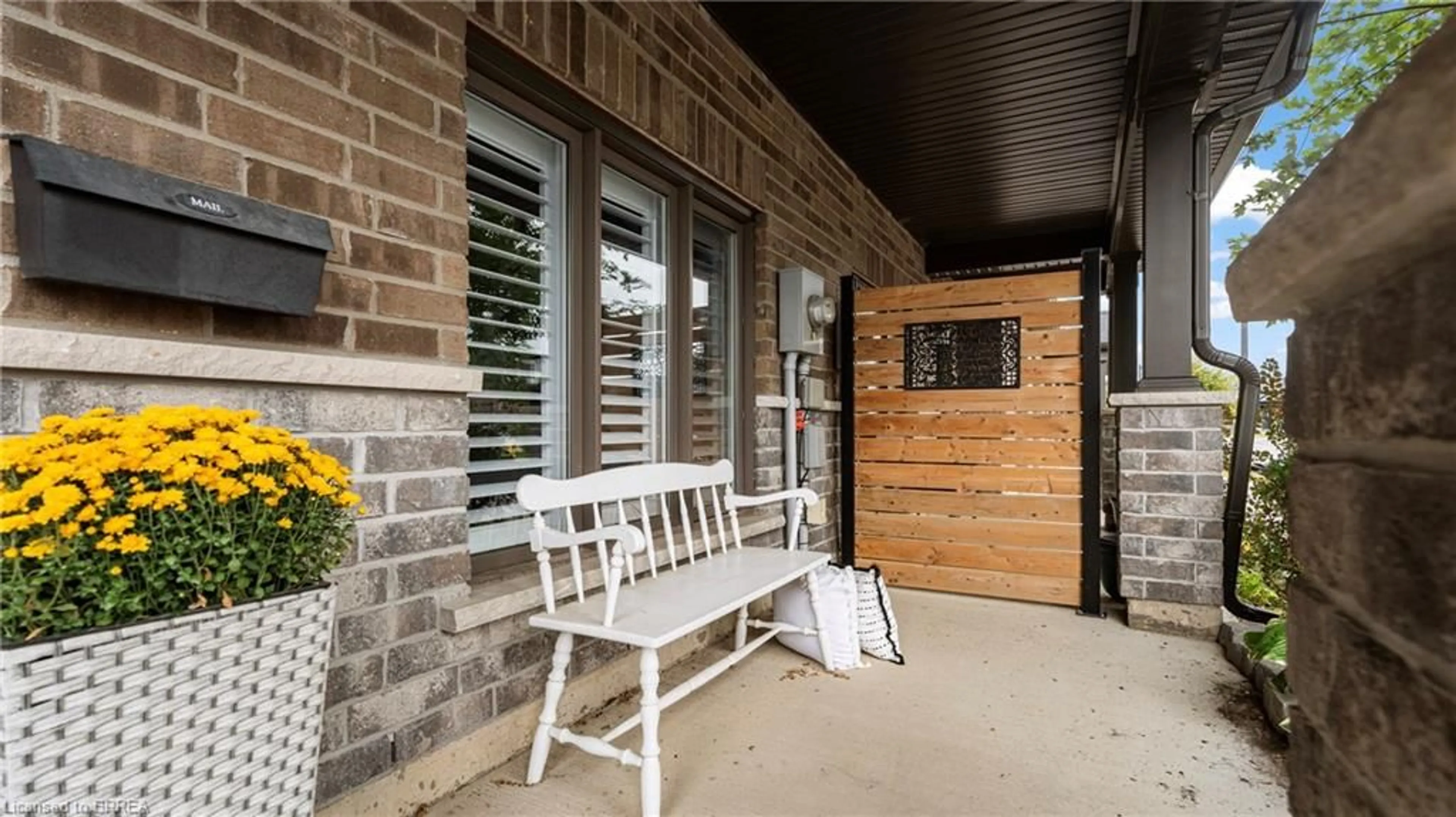 Indoor entryway, wood floors for 4 Brookfield Lane, Simcoe Ontario N3Y 0B7